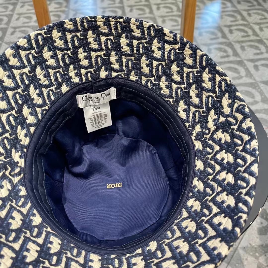 Dior(迪奥)新款原单渔夫帽， 精致純也格调很有感觉，很酷很时尚，专柜断货热门，质量超赞