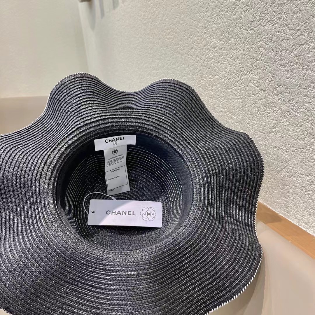 【CHANEL香奈儿】2026新款小香风草编度假风盆帽草帽，大牌风～出街旅行单品