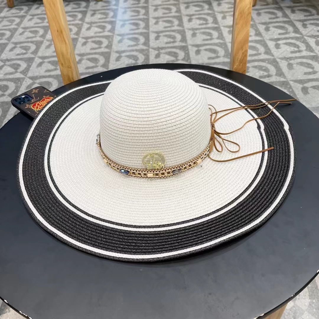 2024 New Dior Weed-Covered Tatter Caps: Simple, One-Size-Fits-All Hats - 图片 1