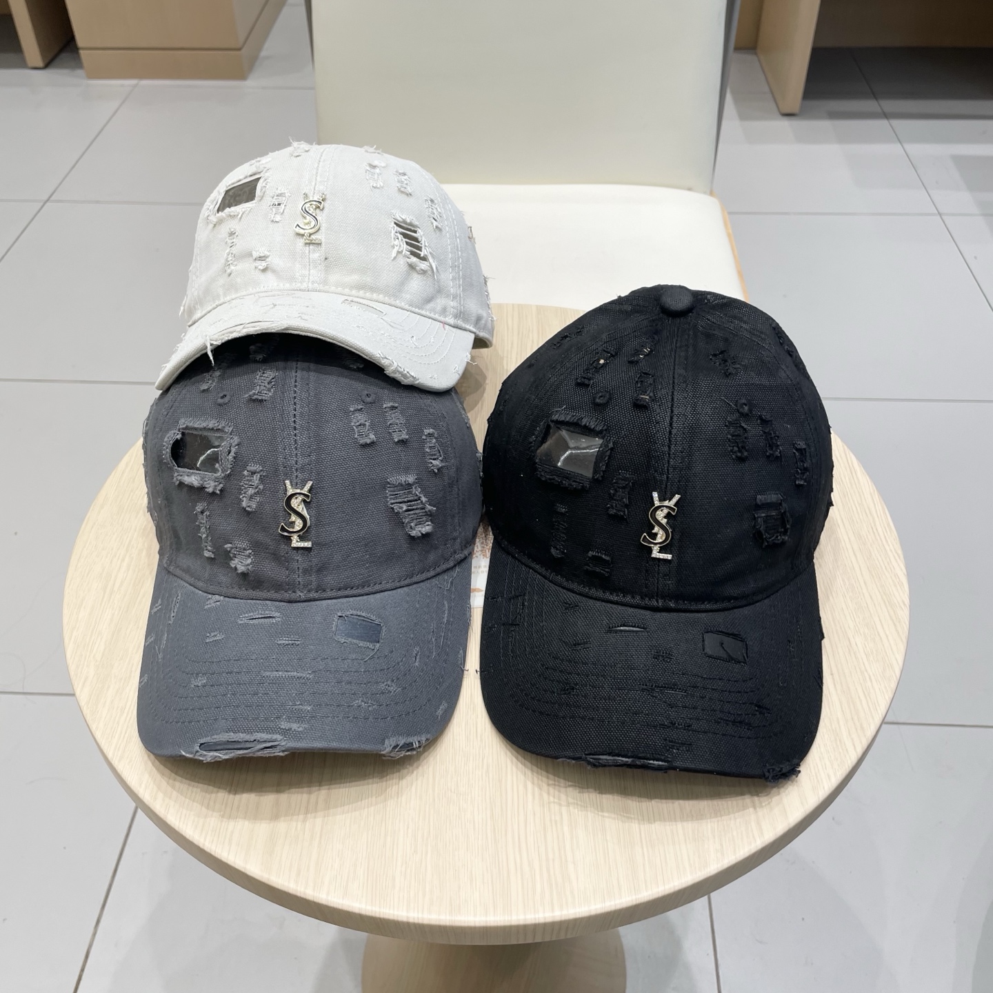 YSL Saint Roland Cap: Cowboy Style with Letter Embroidery, Korean Influence - 图片 5