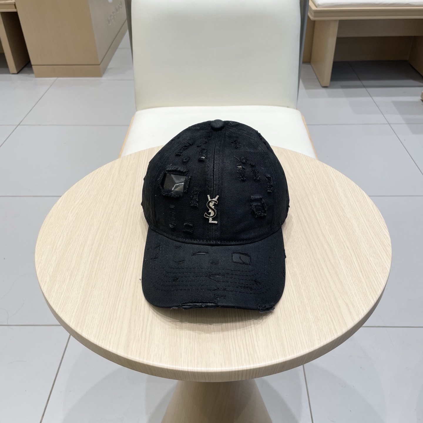 YSL Saint Roland Cap: Cowboy Style with Letter Embroidery, Korean Influence - 图片 1