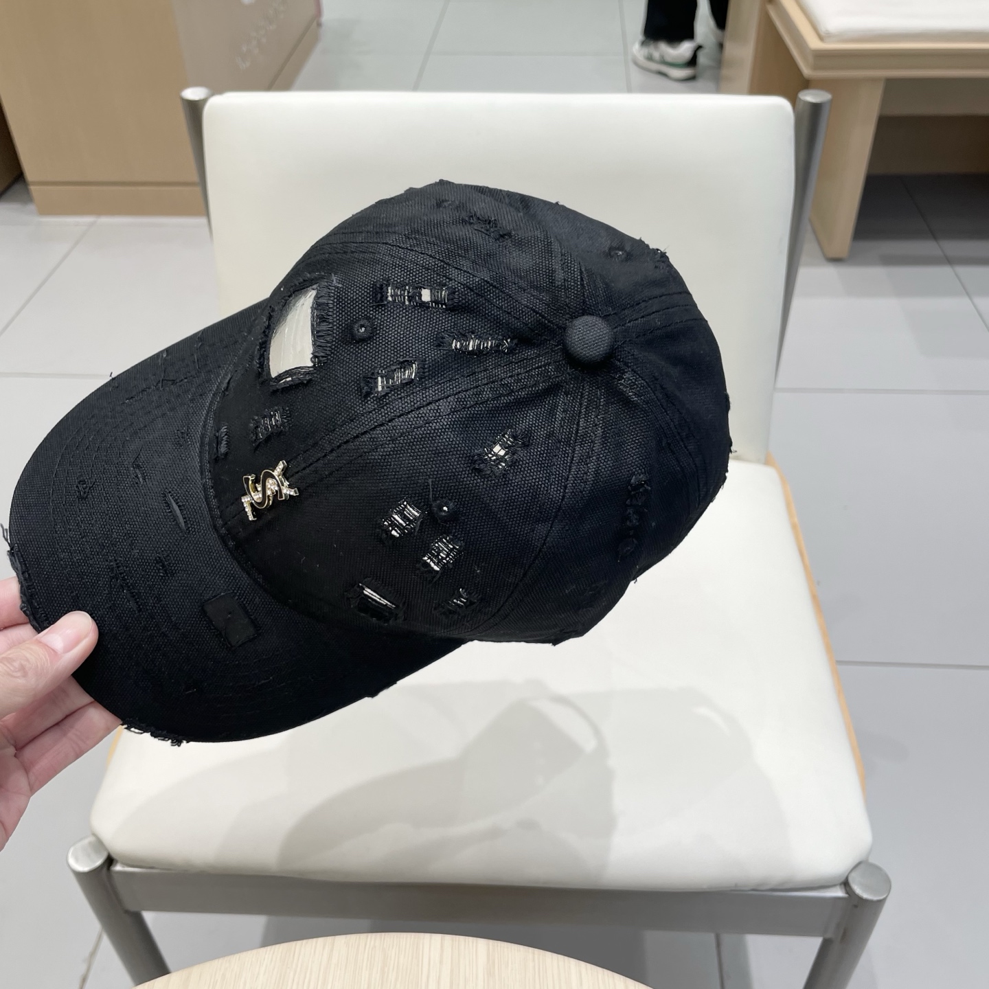 YSL Saint Roland Cap: Cowboy Style with Letter Embroidery, Korean Influence - 图片 6