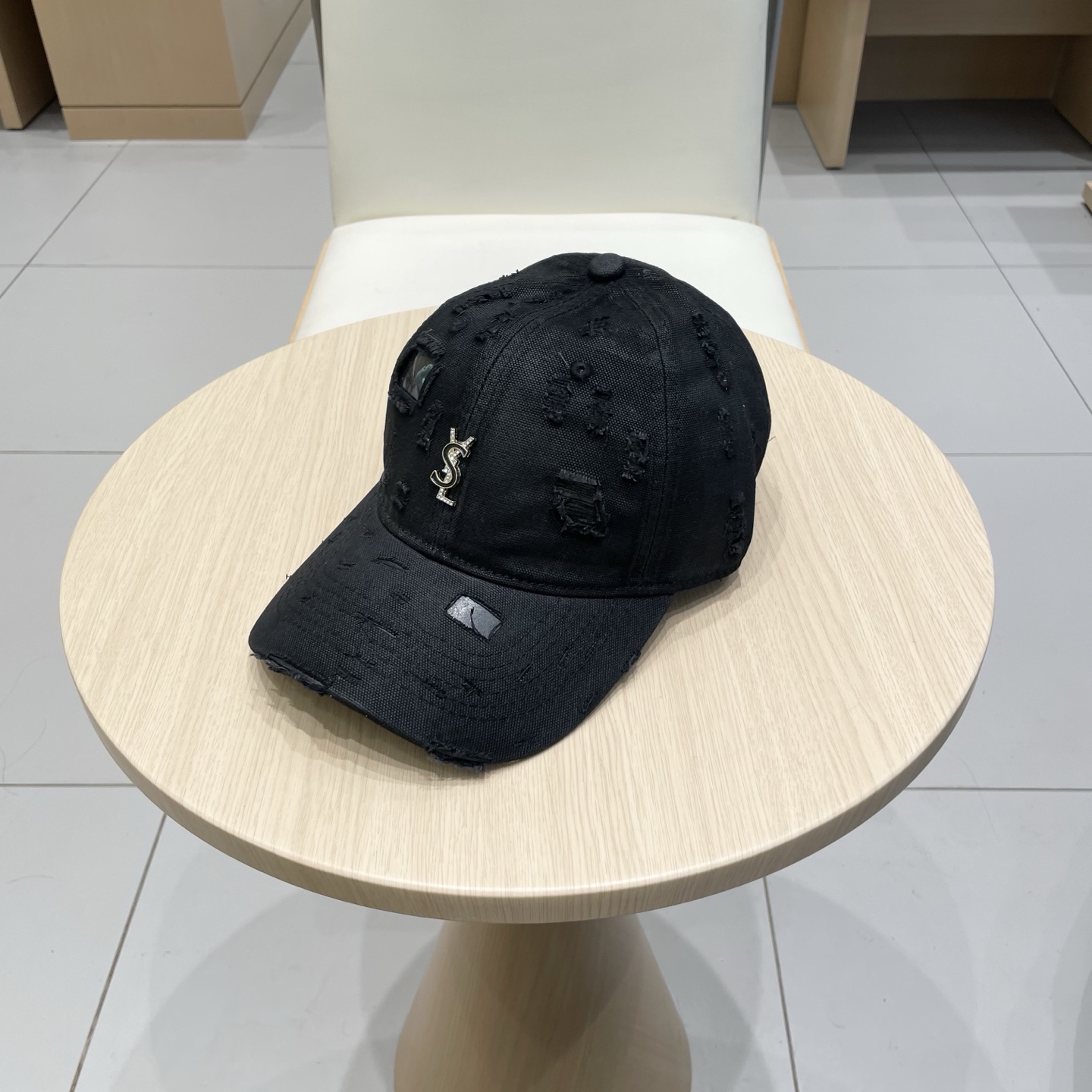 YSL Saint Roland Cap: Cowboy Style with Letter Embroidery, Korean Influence - 图片 2