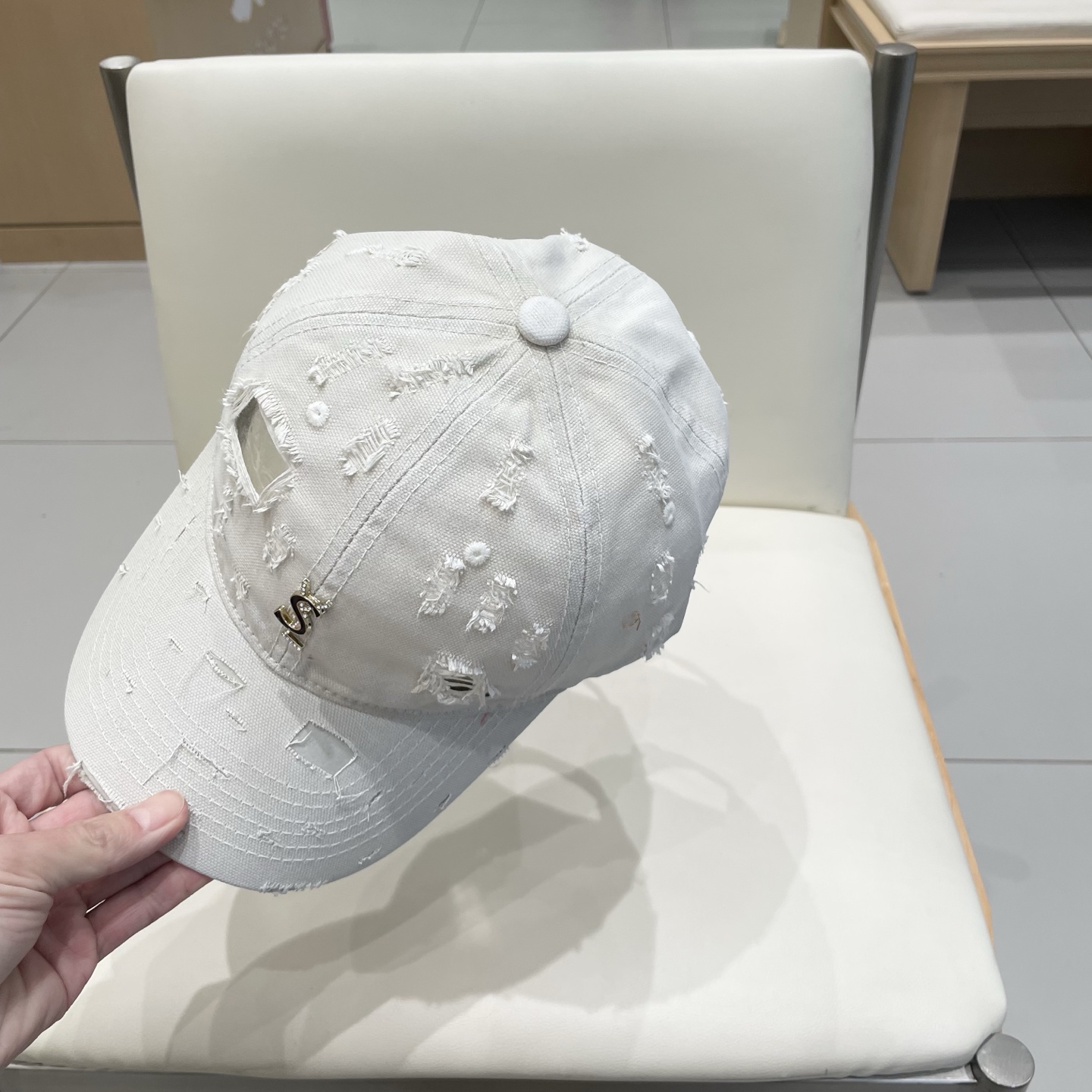 YSL Saint Roland Leisure Cap with Korean Wind Embroidery - 图片 6