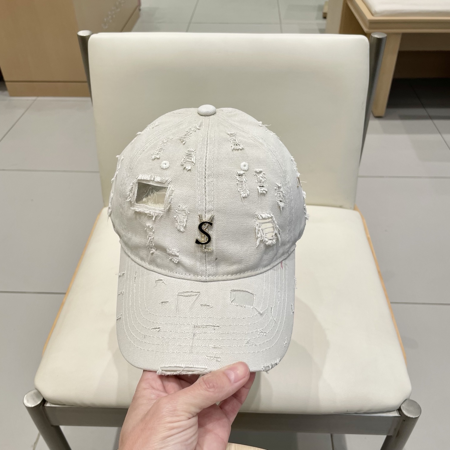YSL Saint Roland Leisure Cap with Korean Wind Embroidery - 图片 9