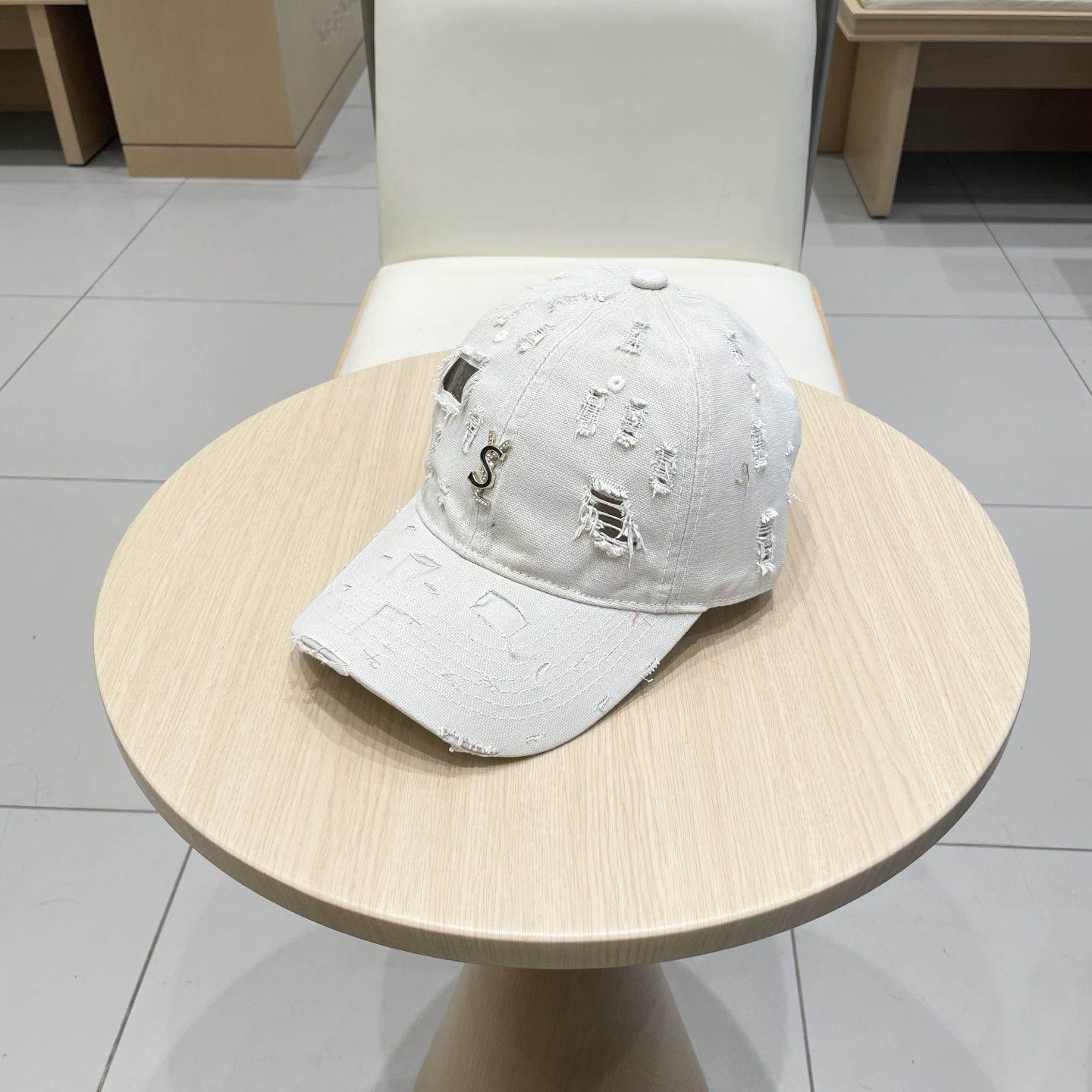 YSL Saint Roland Leisure Cap with Korean Wind Embroidery - 图片 2
