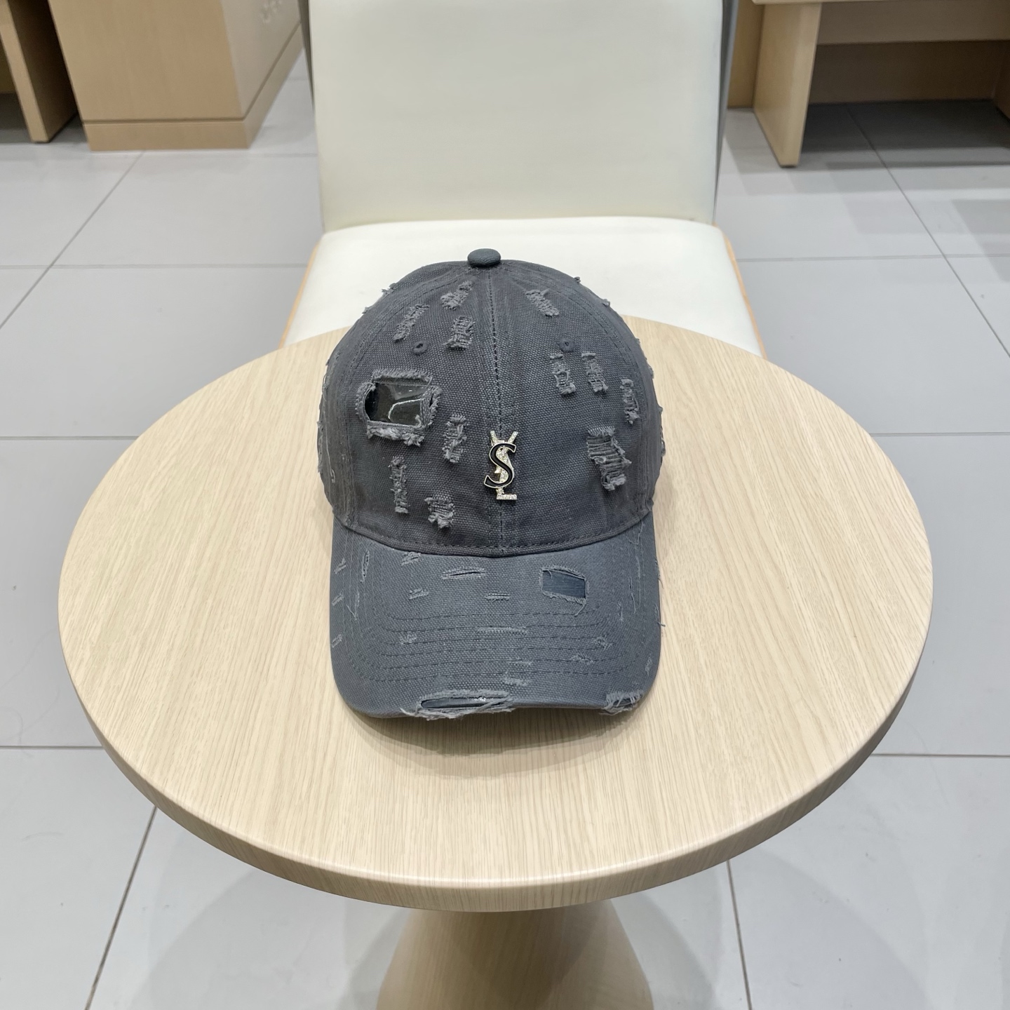 YSL Saint Roland Leisure Cap with Letter Embroidery and Korean Style - 图片 2