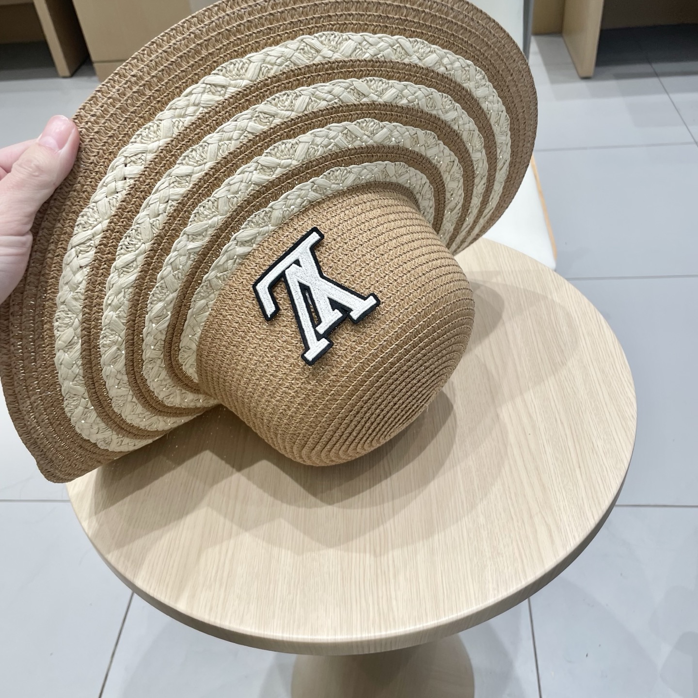  lv路易威登爆款草帽草编包户外旅游遮阳帽大帽檐