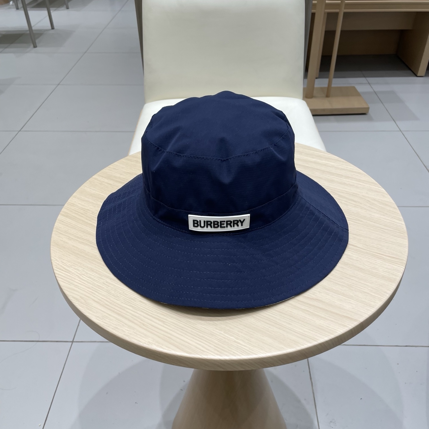 NO:226820,Burberry Burberry neutral style fashionable and versatile casual fisherman hat men and women universal breathable big head suitable for outdoor sun protection hat hat straw hat fisherman hat baseball hat, hat, burberry, burberry, espadrilles, hats19860909巴宝莉Burberry中性款洋气百搭休闲渔夫帽子男女通用透气大头适合户外防晒帽盆帽帽子草帽渔夫帽棒球帽,帽子,burberry,burberry,espadrilles,hats,hat