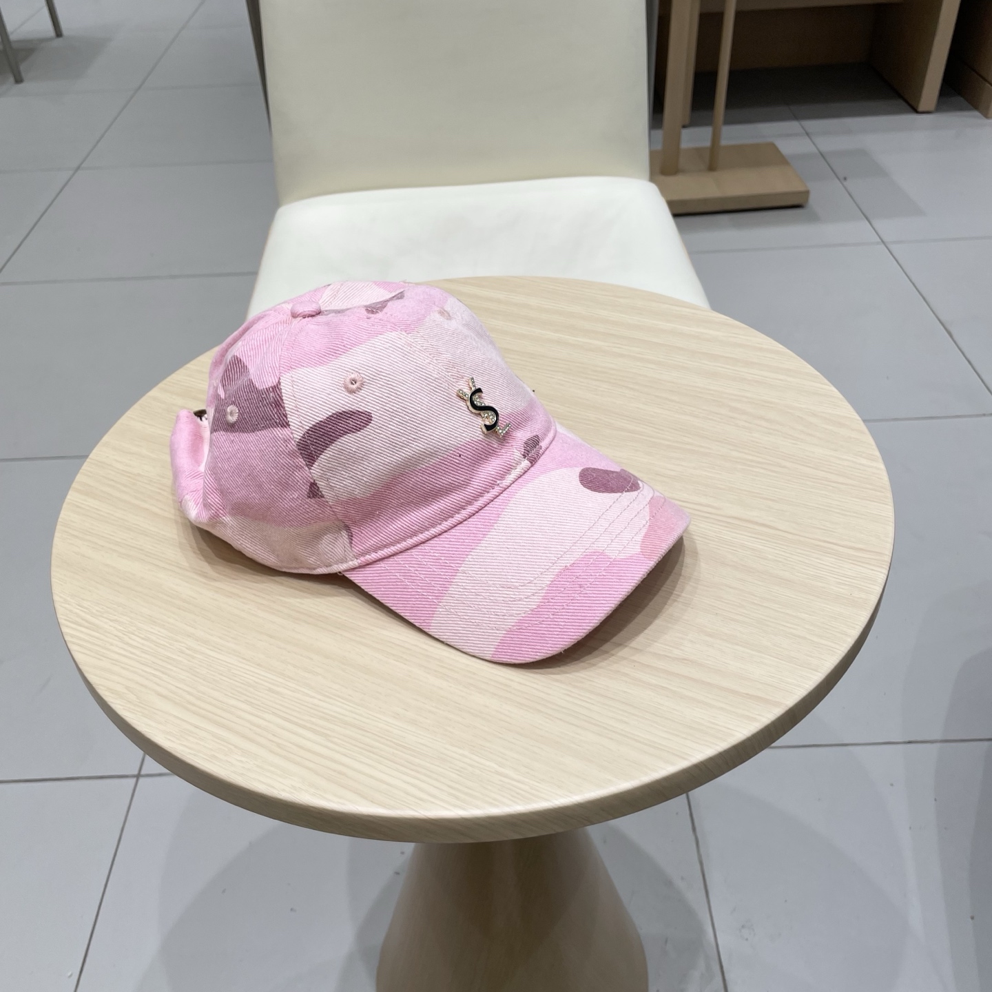 St. Roland’s Pink Hat Girl in Wide-Fashioned Cap for Autumn and Winter - 图片 3