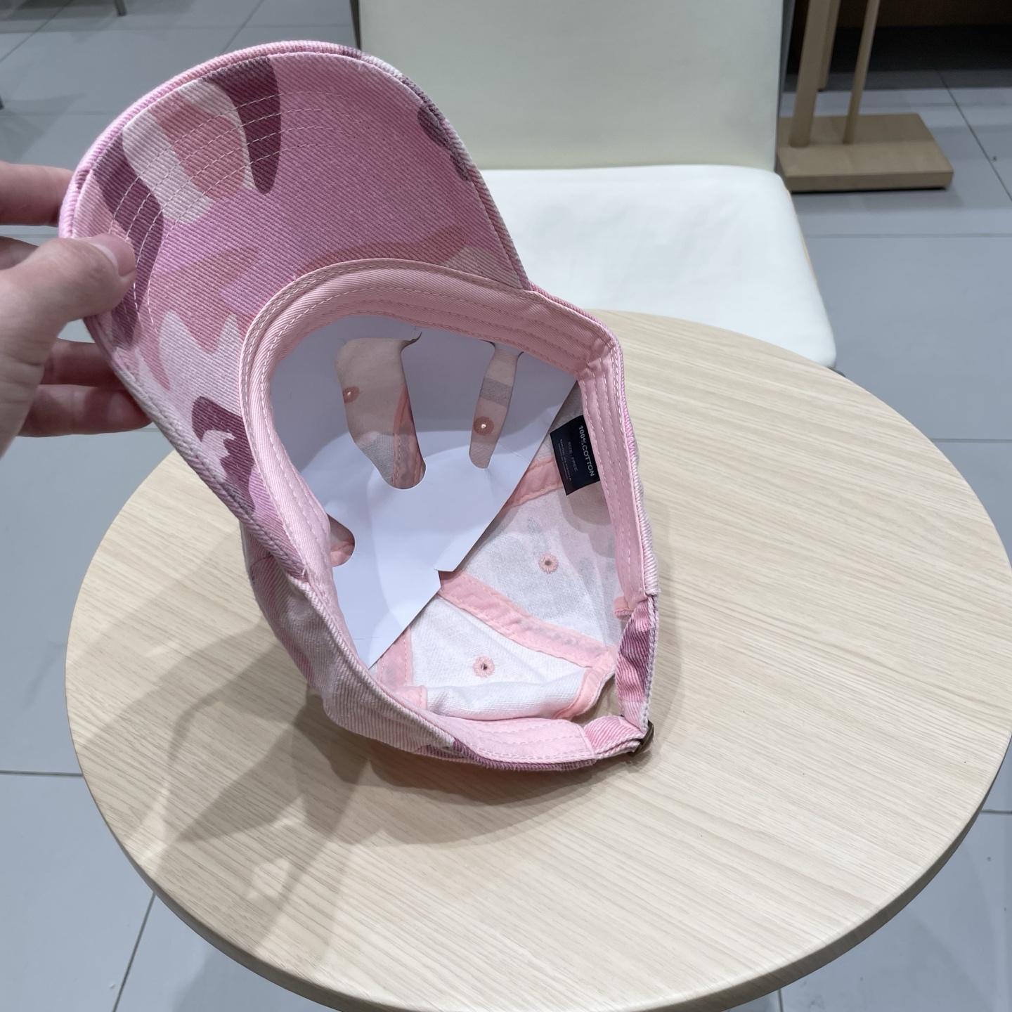 St. Roland’s Pink Hat Girl in Wide-Fashioned Cap for Autumn and Winter - 图片 8