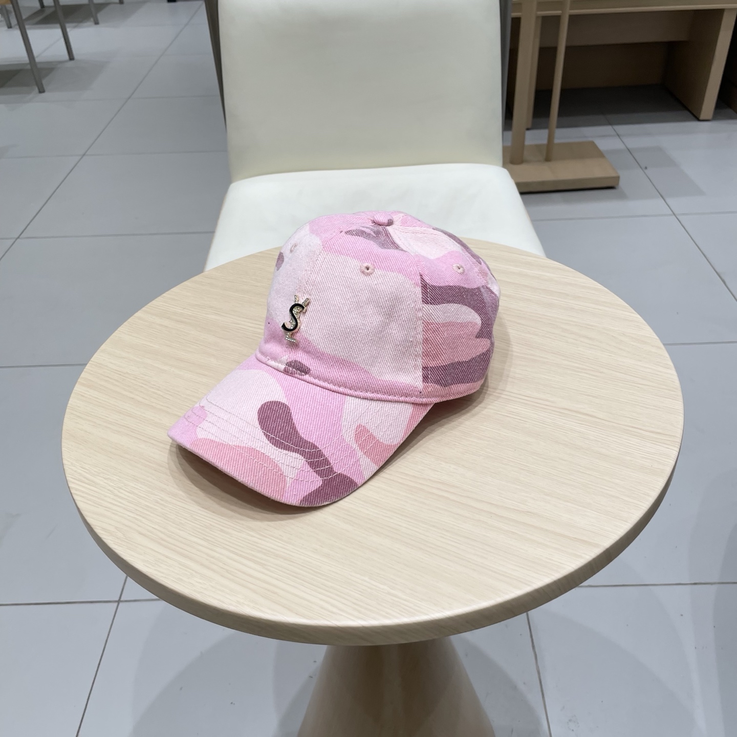 St. Roland’s Pink Hat Girl in Wide-Fashioned Cap for Autumn and Winter - 图片 2