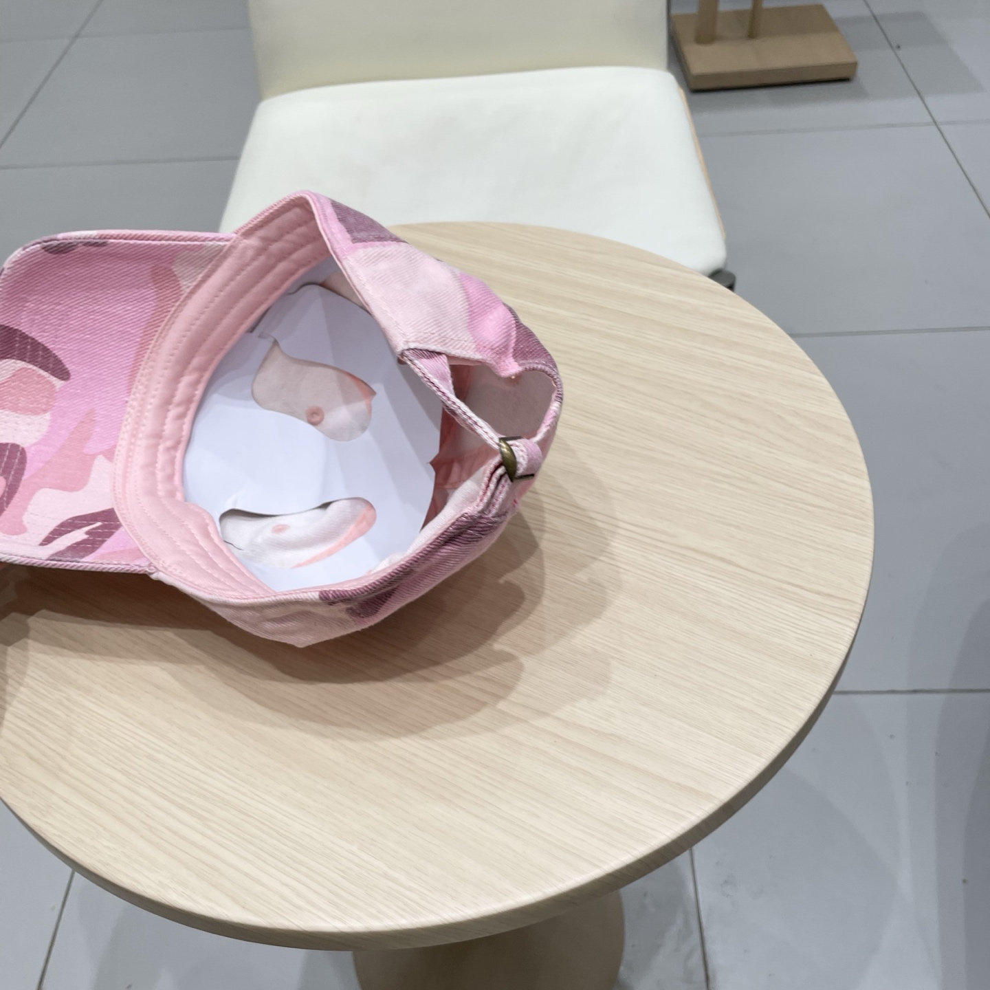St. Roland’s Pink Hat Girl in Wide-Fashioned Cap for Autumn and Winter - 图片 7