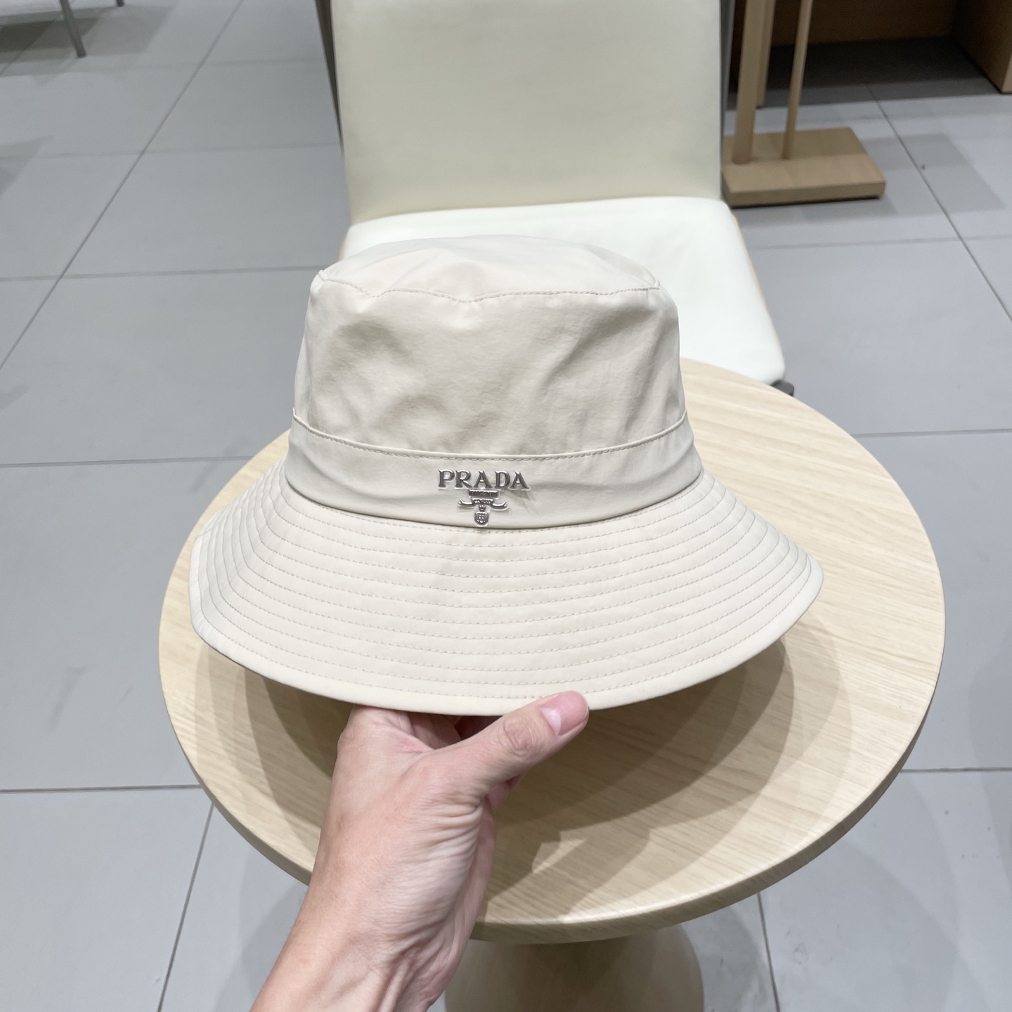  普拉达Prada户外爬山折叠可收纳渔夫帽女春夏出游速干遮阳帽轻便透气登山帽男