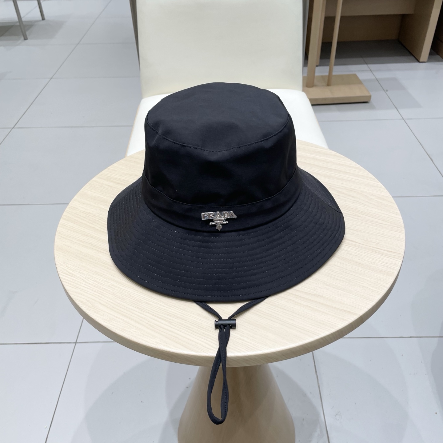 NO:226830,Prada Prada outdoor hiking foldable storage fisherman hat women spring and summer travel quick dry sun hat lightweight breathable mountaineering hat men hat straw hat fisherman hat baseball hat, hat, prada, prada, espadrilles, hats19860909普拉达Prada户外爬山折叠可收纳渔夫帽女春夏出游速干遮阳帽轻便透气登山帽男帽子草帽渔夫帽棒球帽,帽子,prada,prada,espadrilles,hats,hat