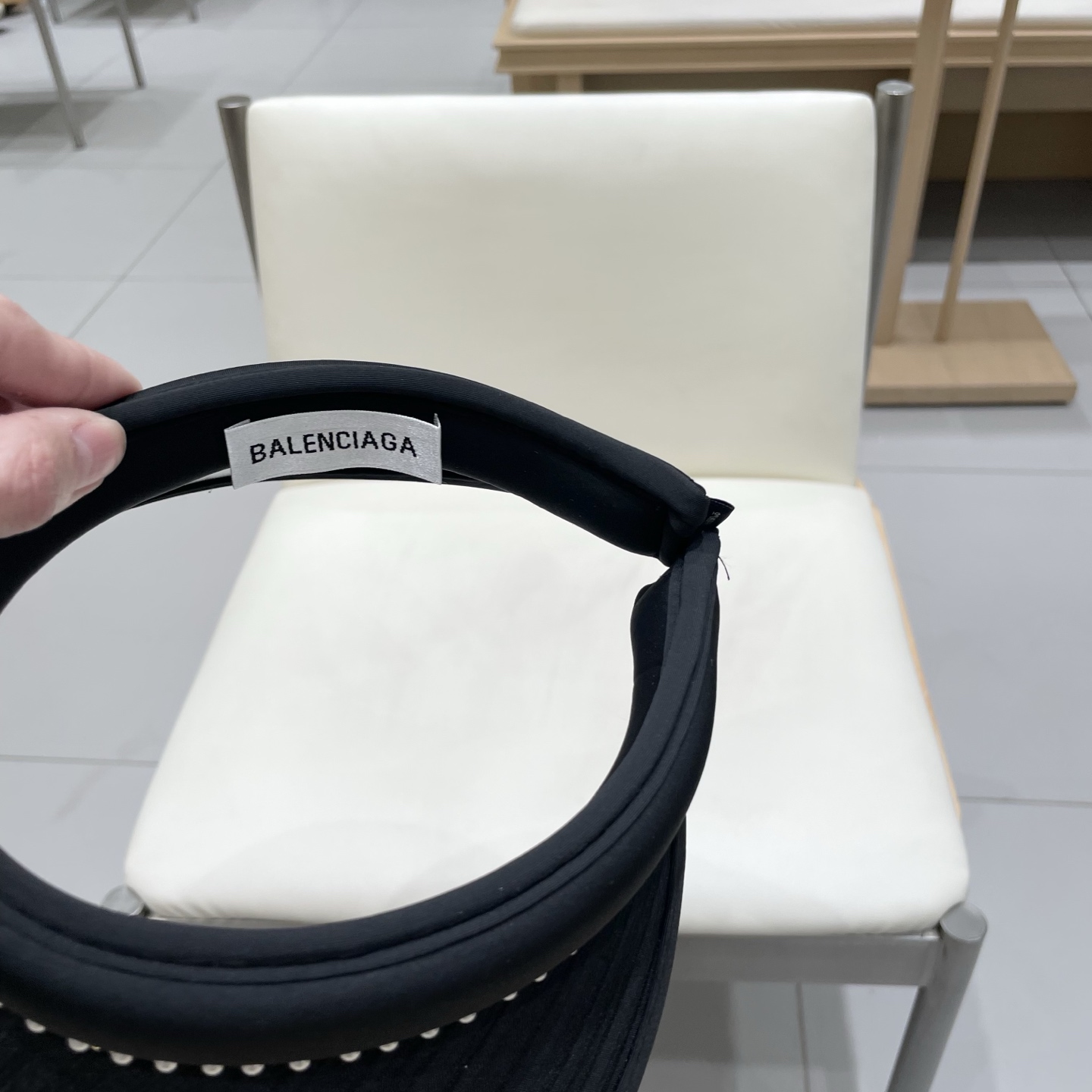   巴黎世家2025春夏女遮阳小香风珍珠空顶发箍帽户外遮阳帽百搭太阳帽