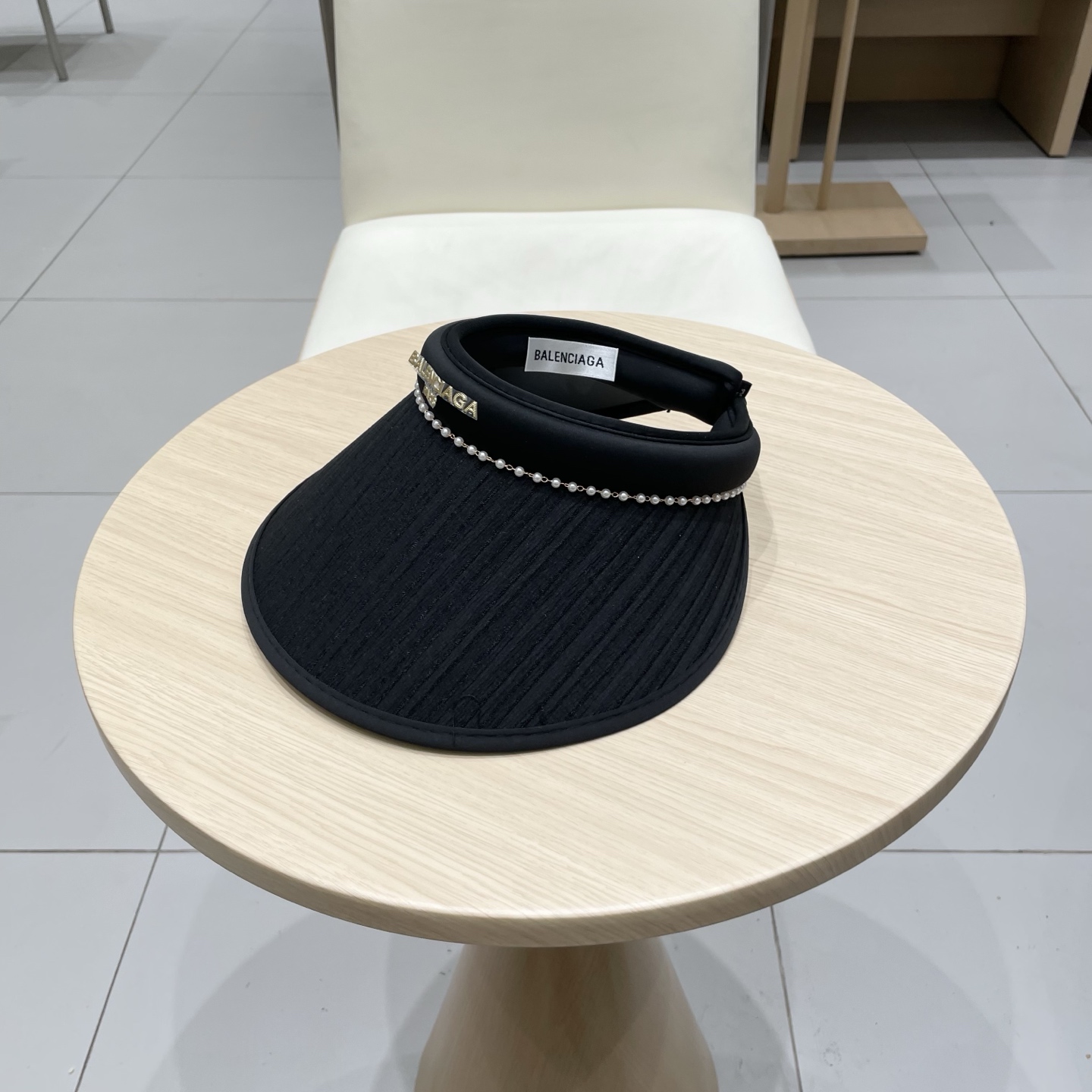   巴黎世家2025春夏女遮阳小香风珍珠空顶发箍帽户外遮阳帽百搭太阳帽