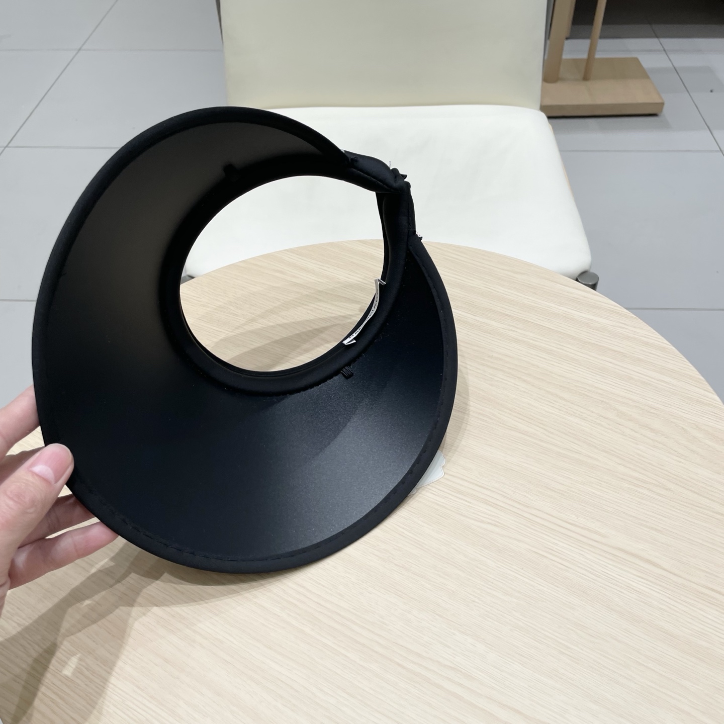   巴黎世家2025春夏女遮阳小香风珍珠空顶发箍帽户外遮阳帽百搭太阳帽