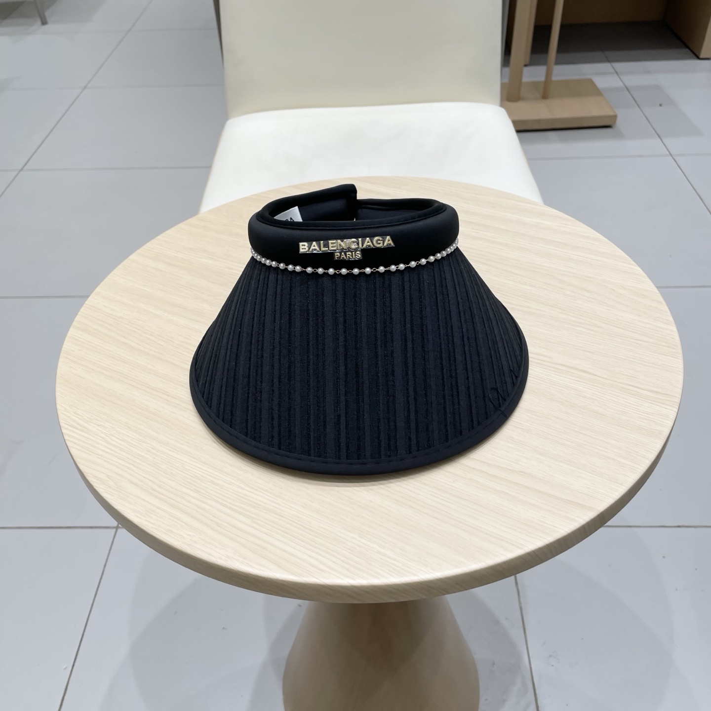   巴黎世家2025春夏女遮阳小香风珍珠空顶发箍帽户外遮阳帽百搭太阳帽