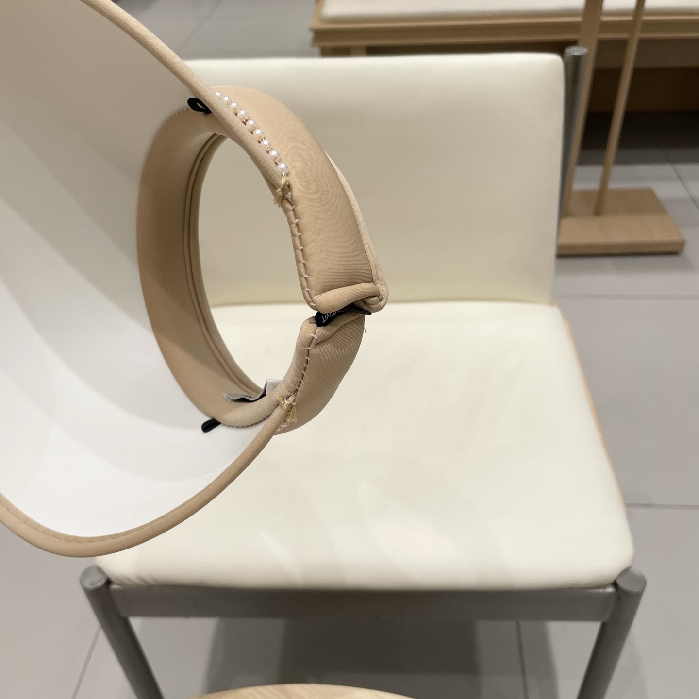   巴黎世家2025春夏女遮阳小香风珍珠空顶发箍帽户外遮阳帽百搭太阳帽