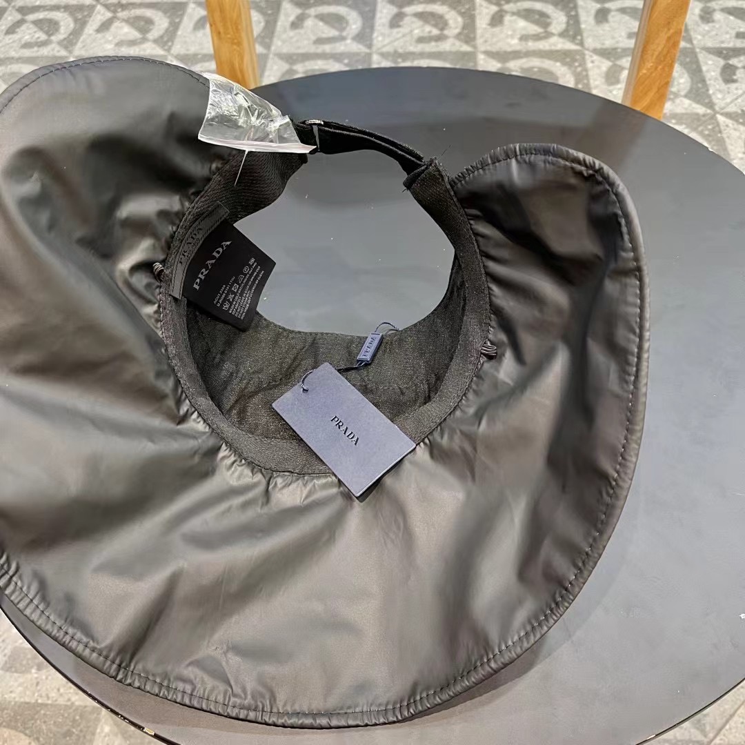 普拉达Prada新款春夏季防晒透气纯色简约空顶帽女遮阳大沿可调节帽子