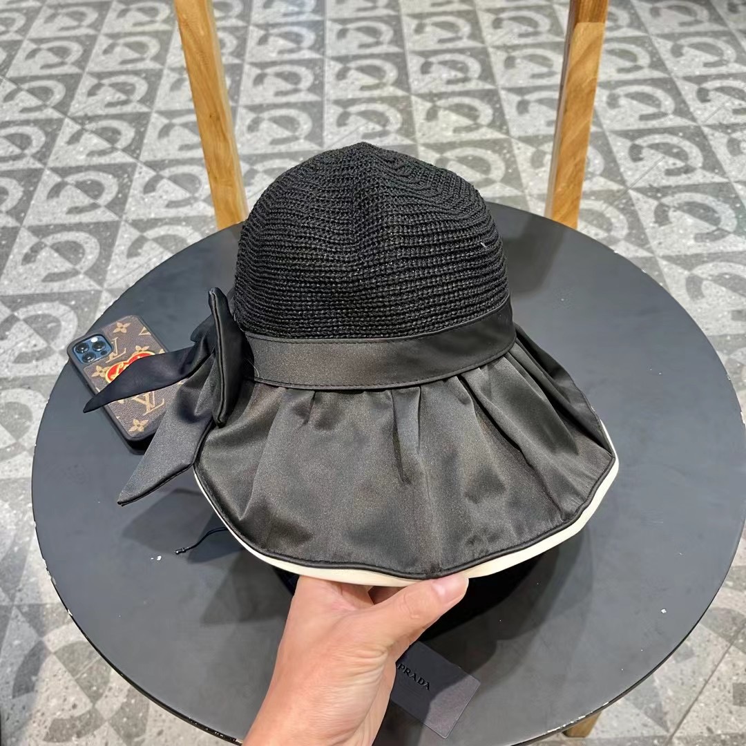  PRADA普拉达 黑胶帽子女款春夏出游防紫外线遮阳防晒帽大檐蝴蝶结渔夫帽太阳帽