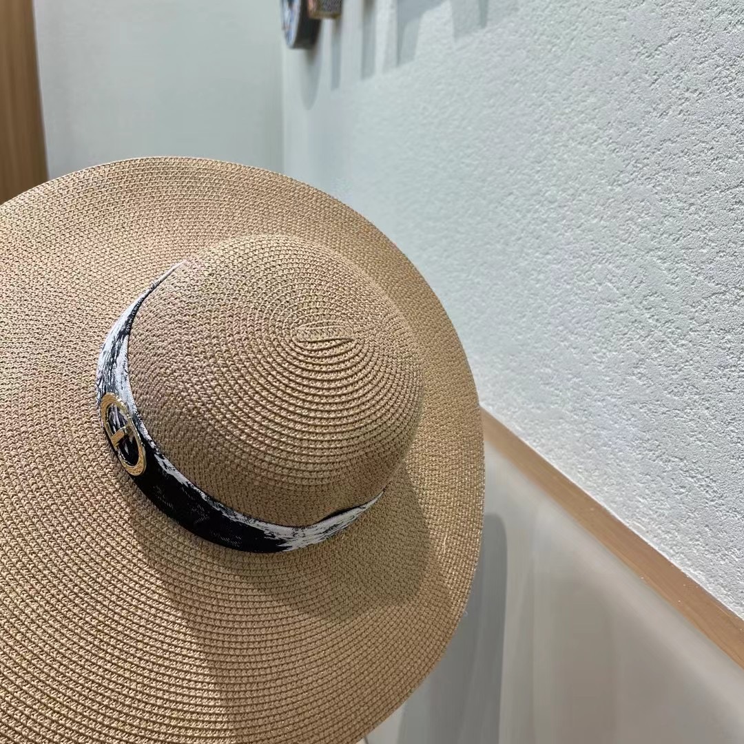 DIOR迪奥草帽❤️2026新款款圆大檐草礼帽草帽[爱心][爱心]做工细节精细，简约大方，百搭单品～出街