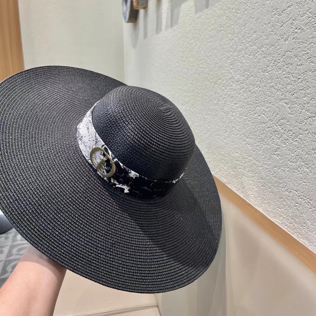 DIOR迪奥草帽❤️2026新款款圆大檐草礼帽草帽[爱心][爱心]做工细节精细，简约大方，百搭单品～出街