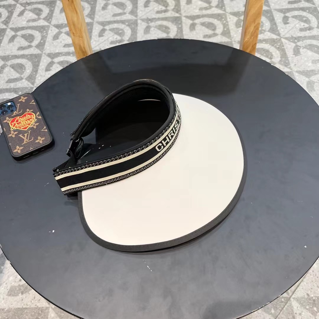 迪奥  春夏超细装饰空顶帽 超🉑空顶系列，颜色妥妥，轻便携带！小仙女🧚人手必备