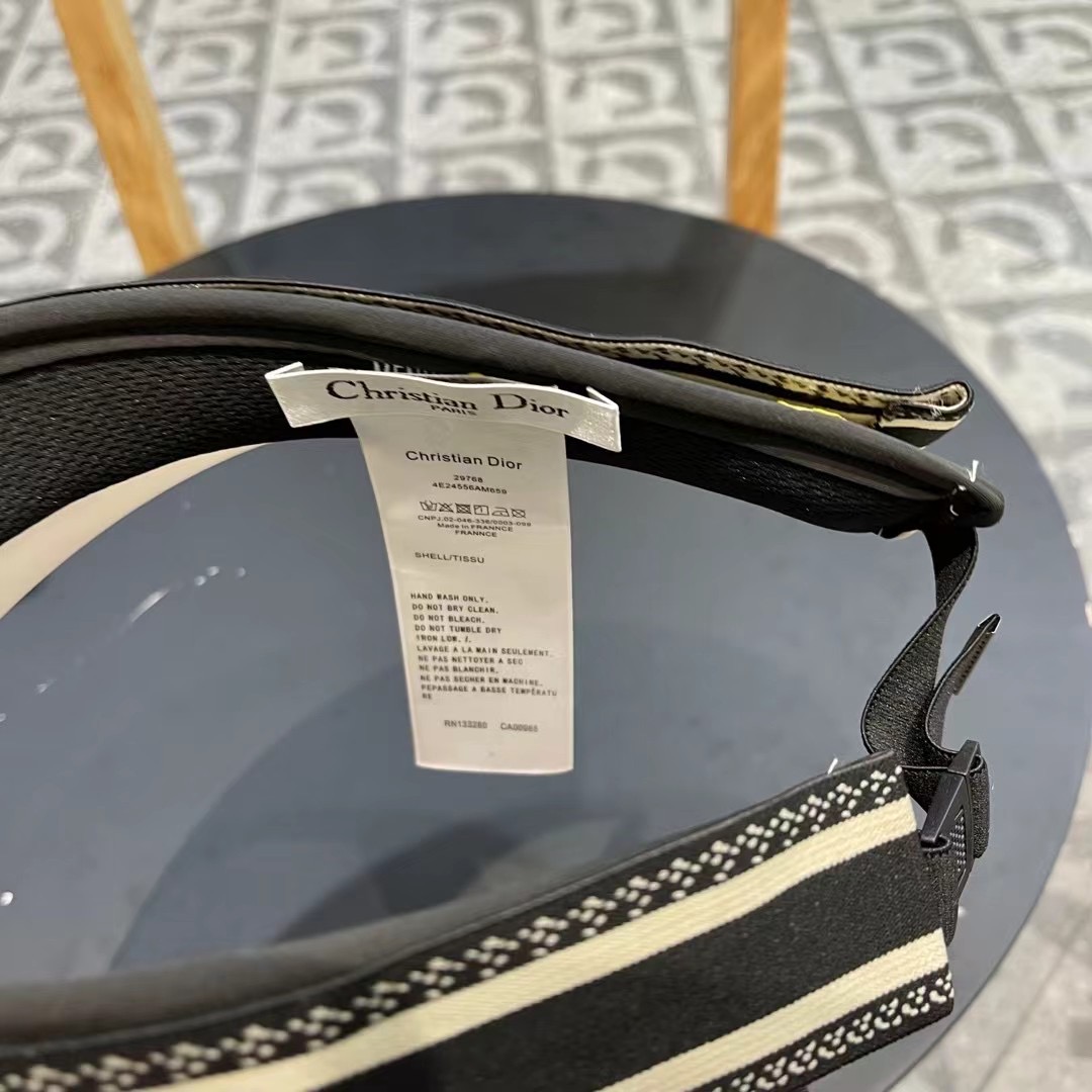 迪奥  春夏超细装饰空顶帽 超🉑空顶系列，颜色妥妥，轻便携带！小仙女🧚人手必备