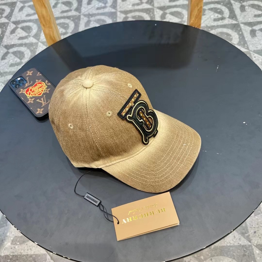 巴宝莉 2024渐变牛仔棒球帽，大牌同步，超好搭配，出货！