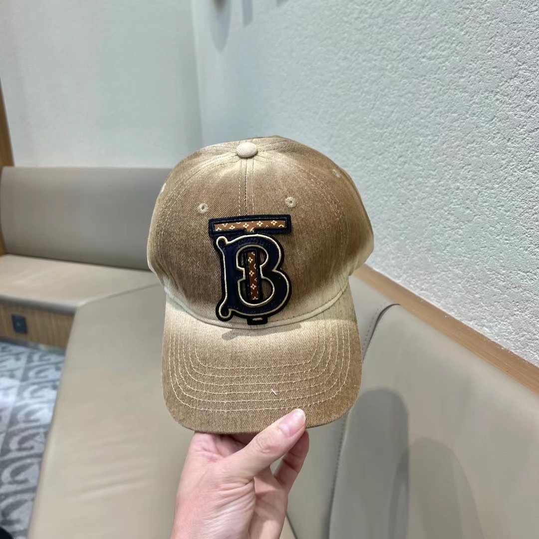 巴宝莉 2024渐变牛仔棒球帽，大牌同步，超好搭配，出货！
