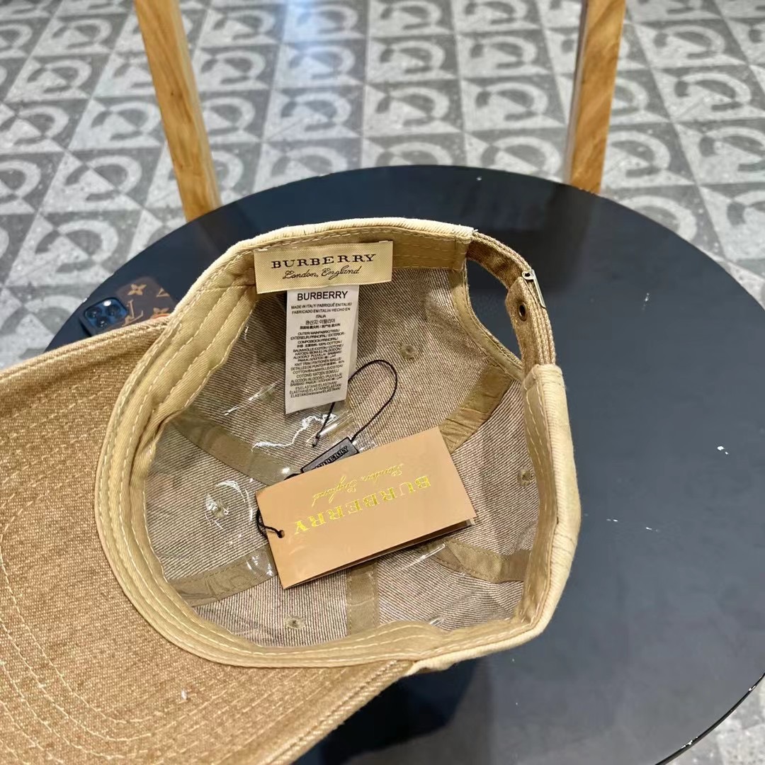 巴宝莉 2024渐变牛仔棒球帽，大牌同步，超好搭配，出货！