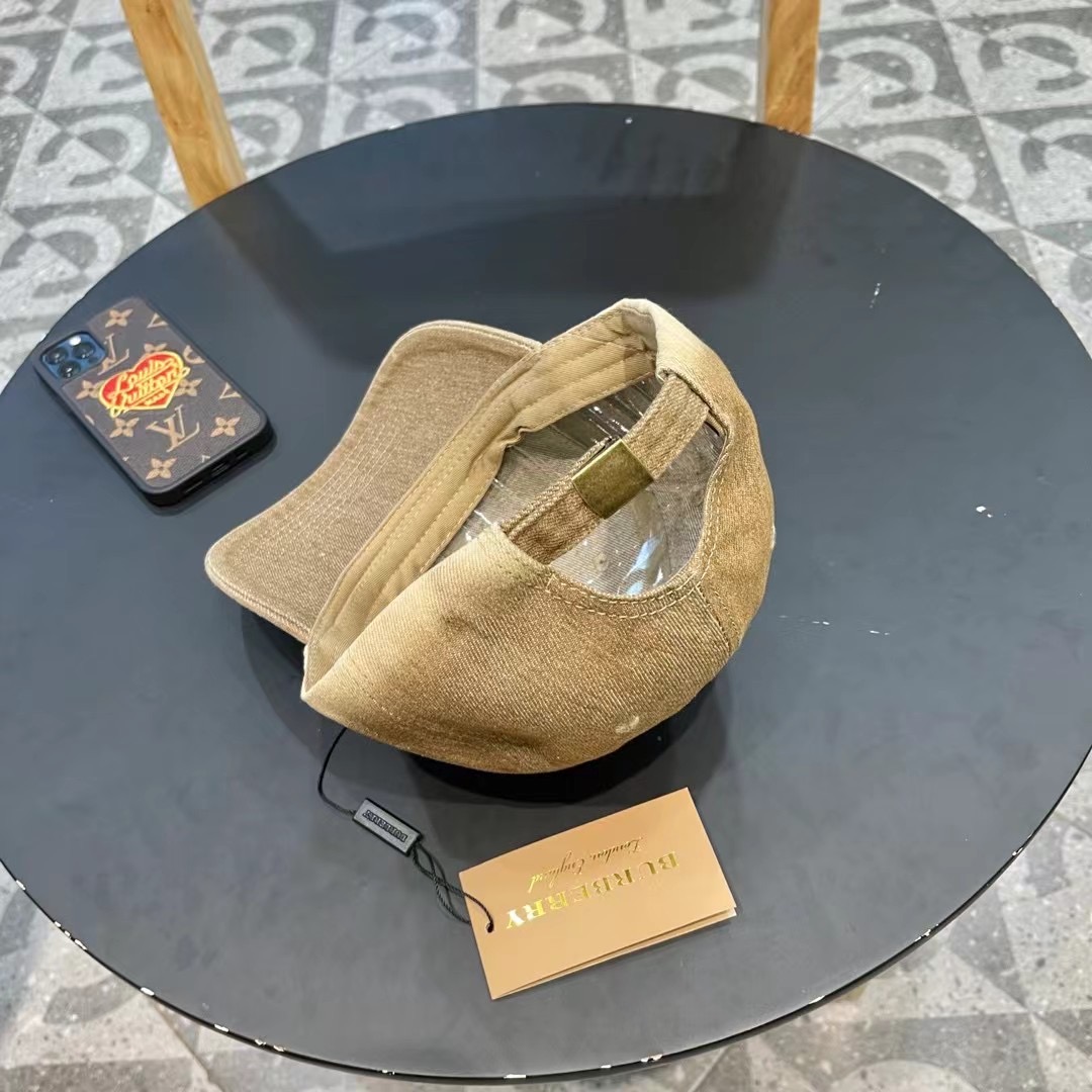 巴宝莉 2024渐变牛仔棒球帽，大牌同步，超好搭配，出货！