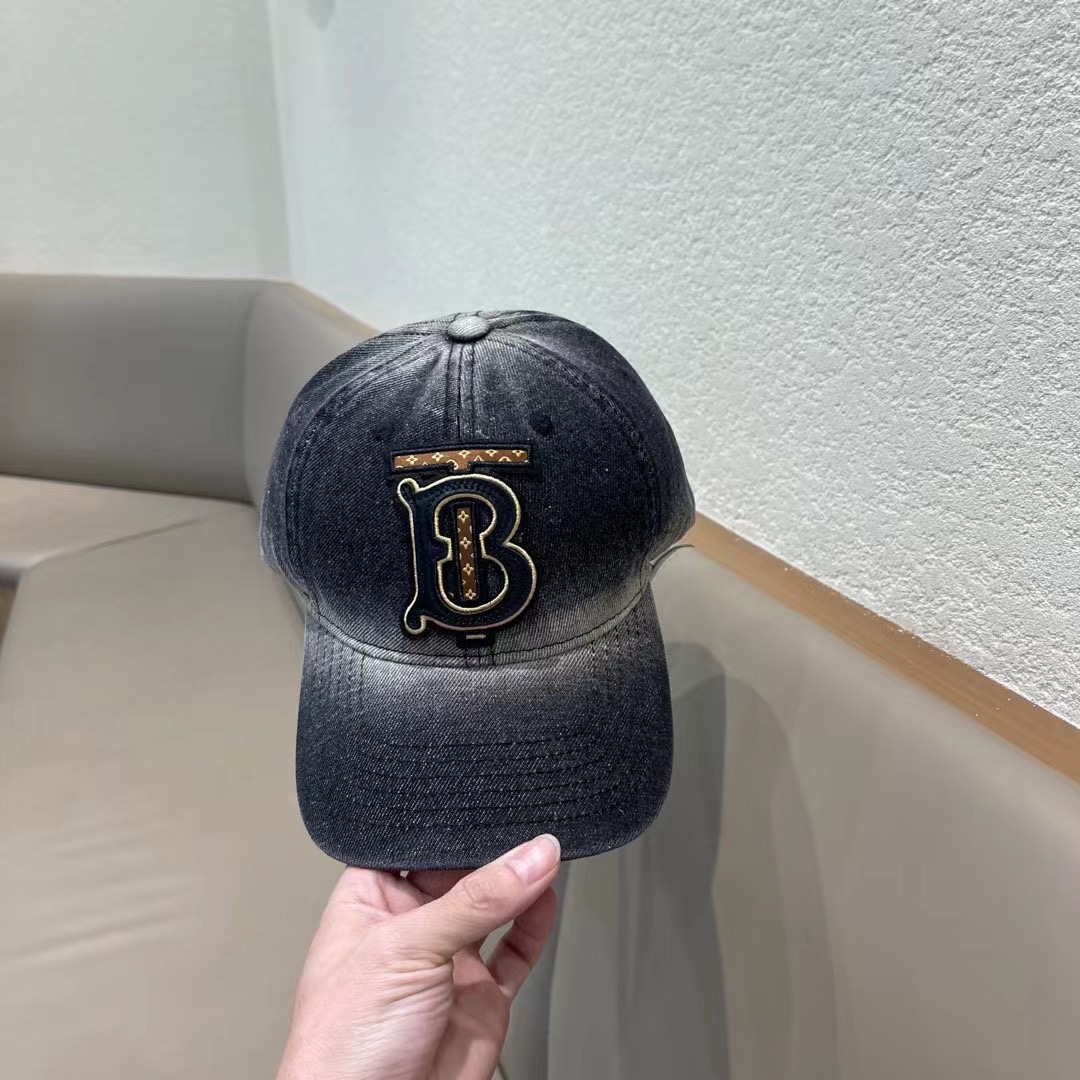  巴宝莉 渐变牛仔棒球帽，大牌同步，超好搭配，出货！