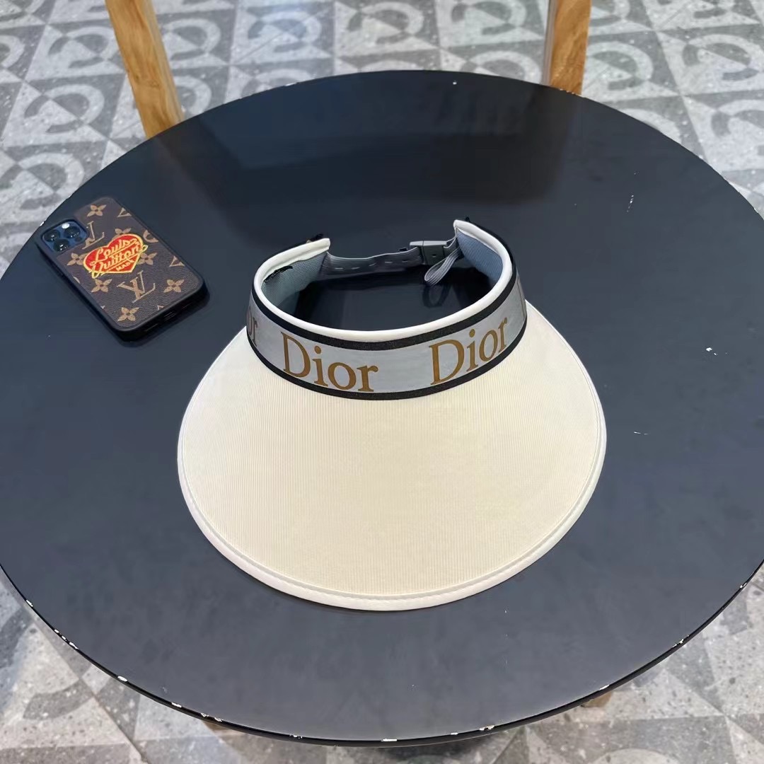   迪奥  春夏超细装饰空顶帽 超🉑空顶系列，颜色妥妥，轻便携带！小仙女🧚人手必备