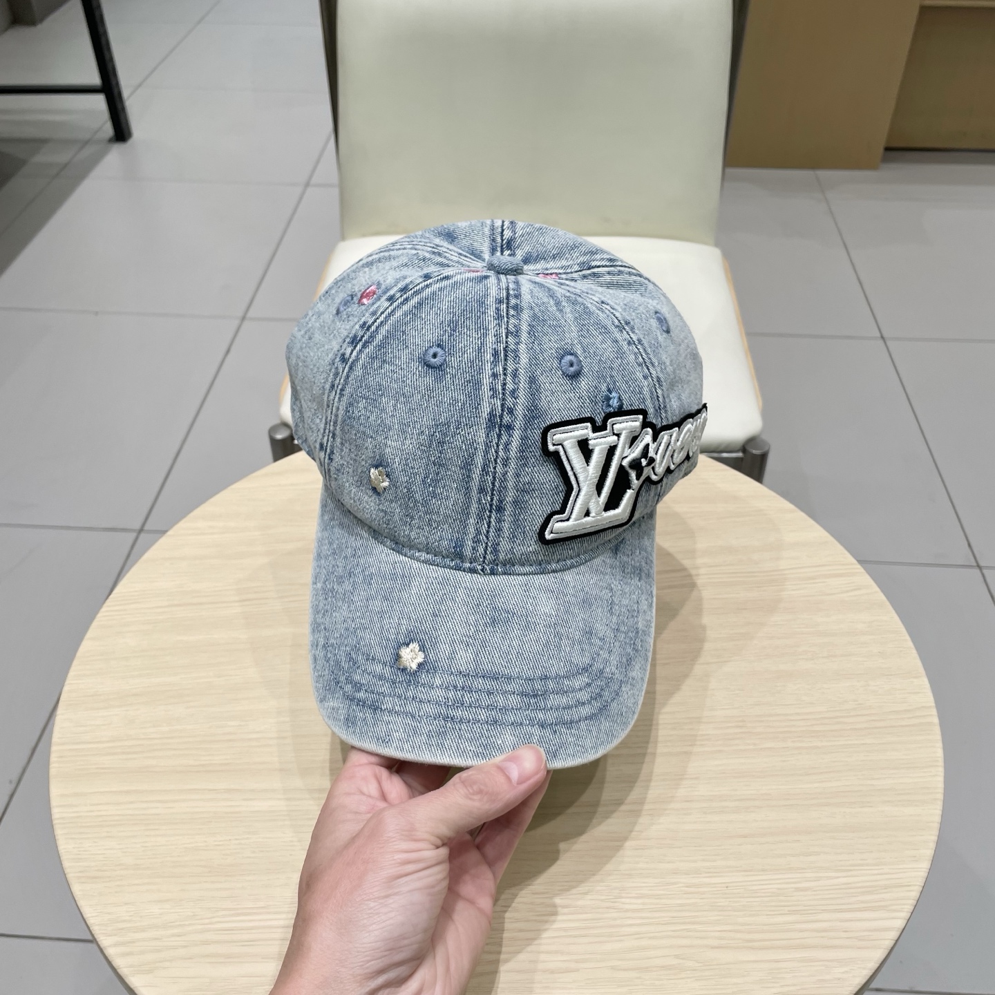 🧢路易威登lv棒球帽 LouisVuitton😍新款重工打造♥️高端大气，百搭款🤗男女通用！