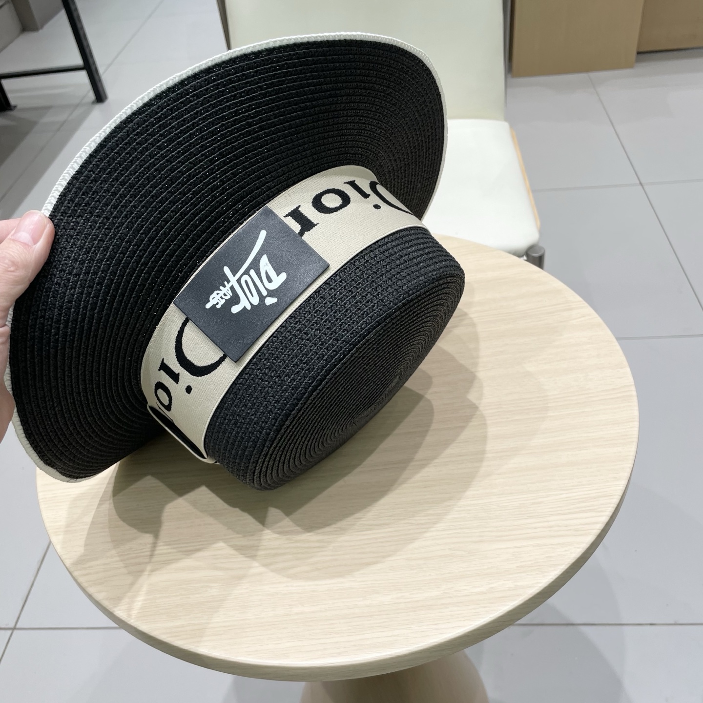 Dior迪奥新款平顶草帽，头围57cm 黑 白卡