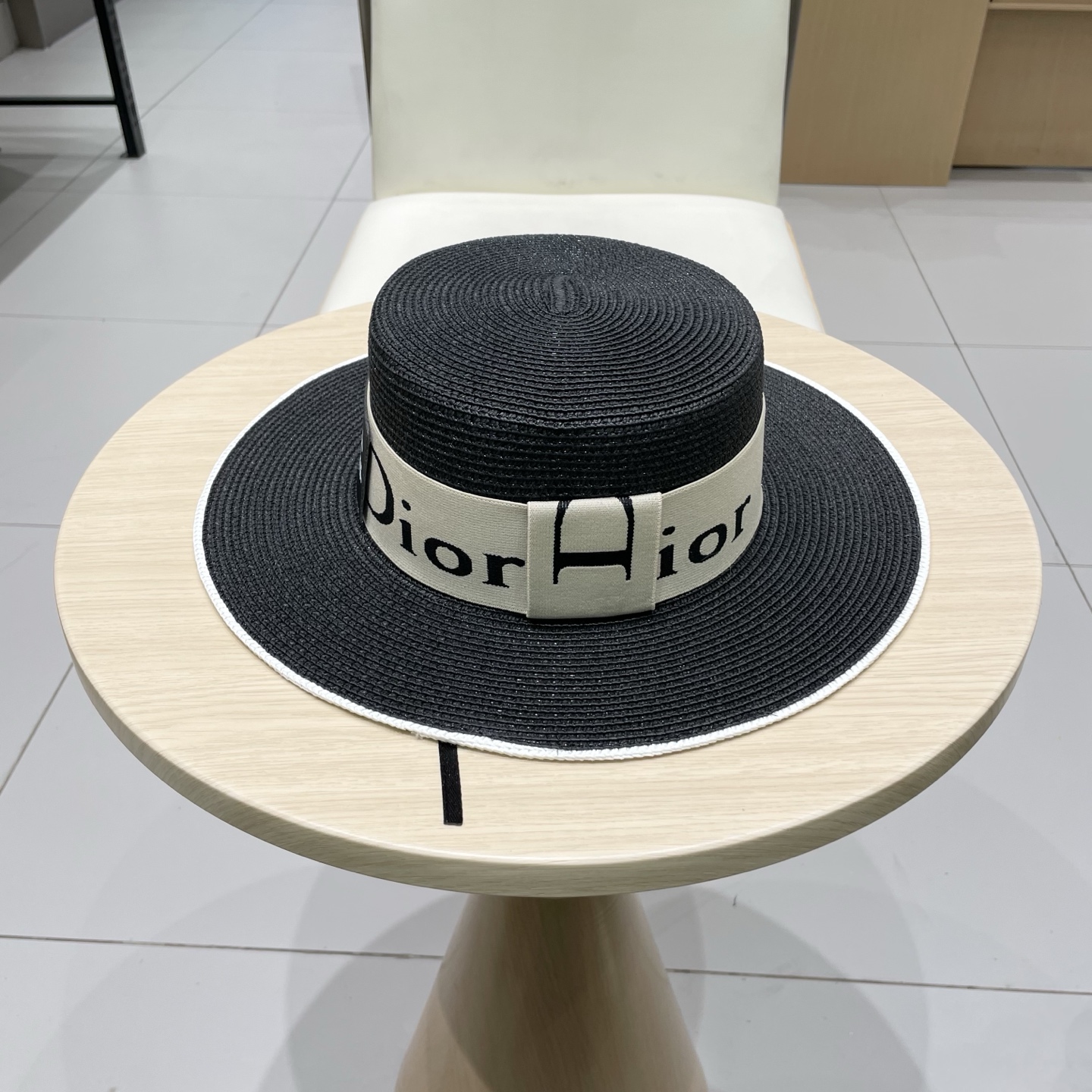 Dior迪奥新款平顶草帽，头围57cm 黑 白卡