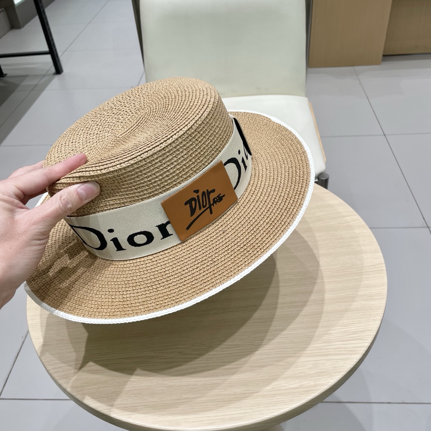 Dior迪奥新款平顶草帽，头围57cm 黑 白卡