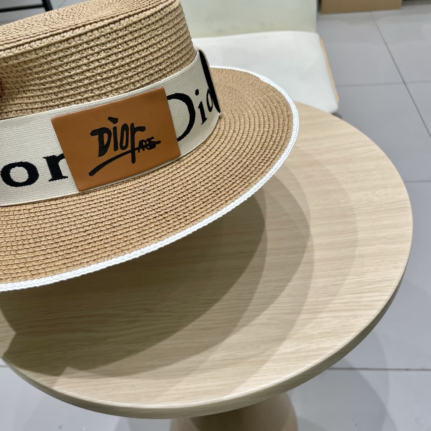 Dior迪奥新款平顶草帽，头围57cm 黑 白卡