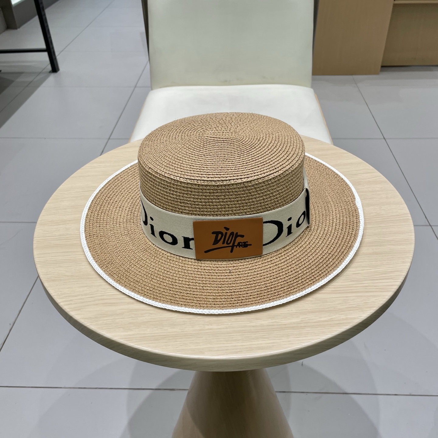 Dior迪奥新款平顶草帽，头围57cm 黑 白卡