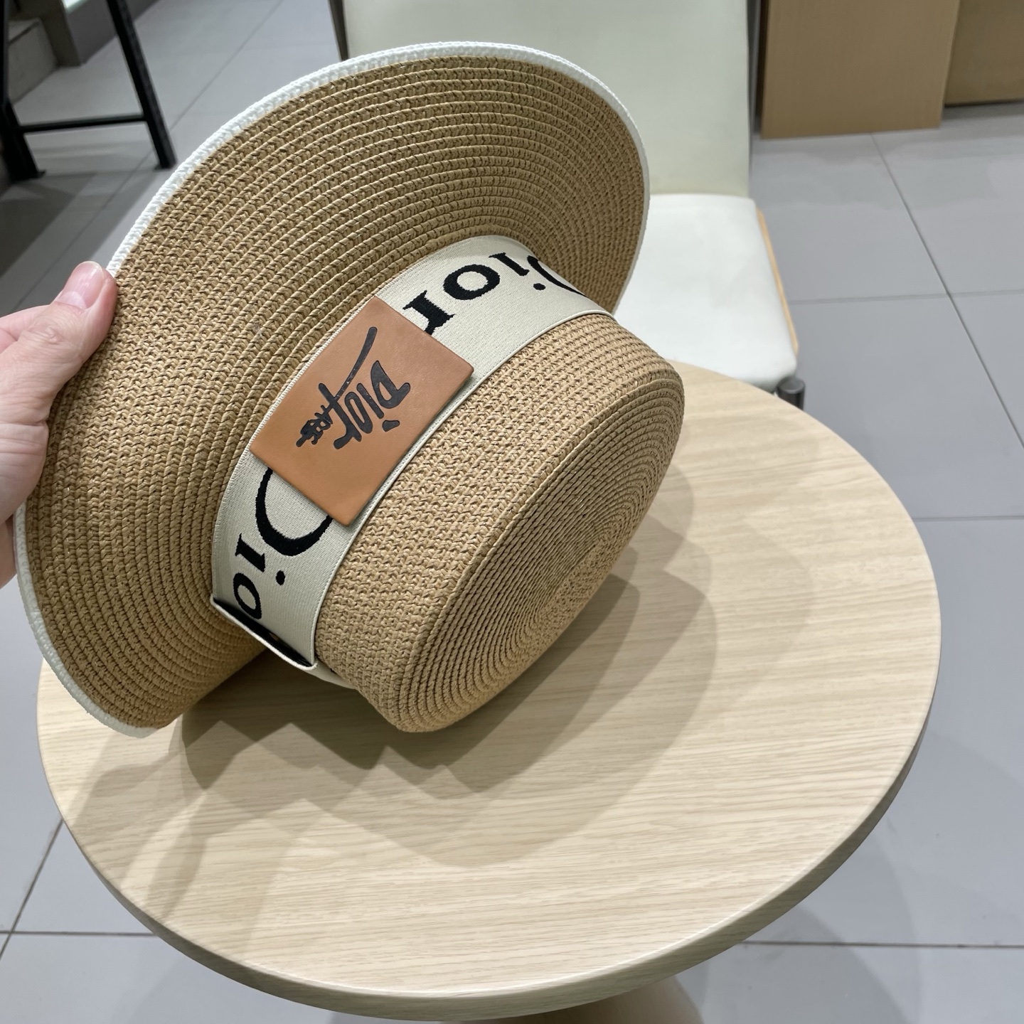 Dior迪奥新款平顶草帽，头围57cm 黑 白卡