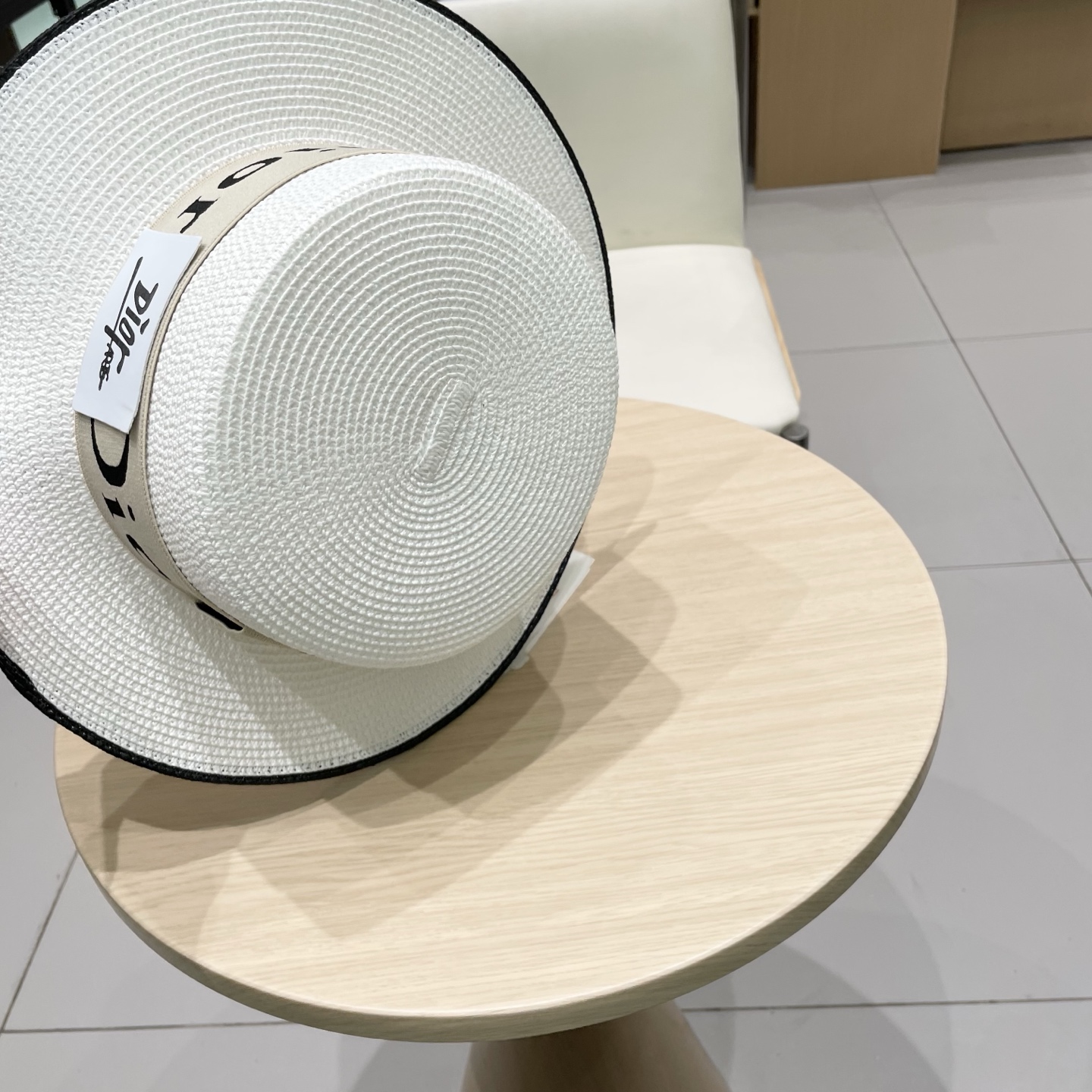 Dior迪奥新款平顶草帽，头围57cm 黑 白卡