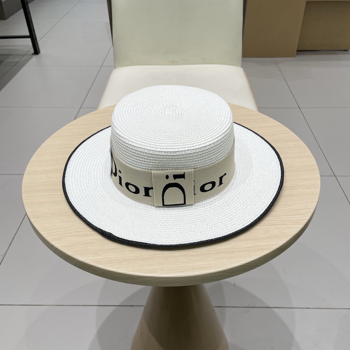 Dior迪奥新款平顶草帽，头围57cm 黑 白卡
