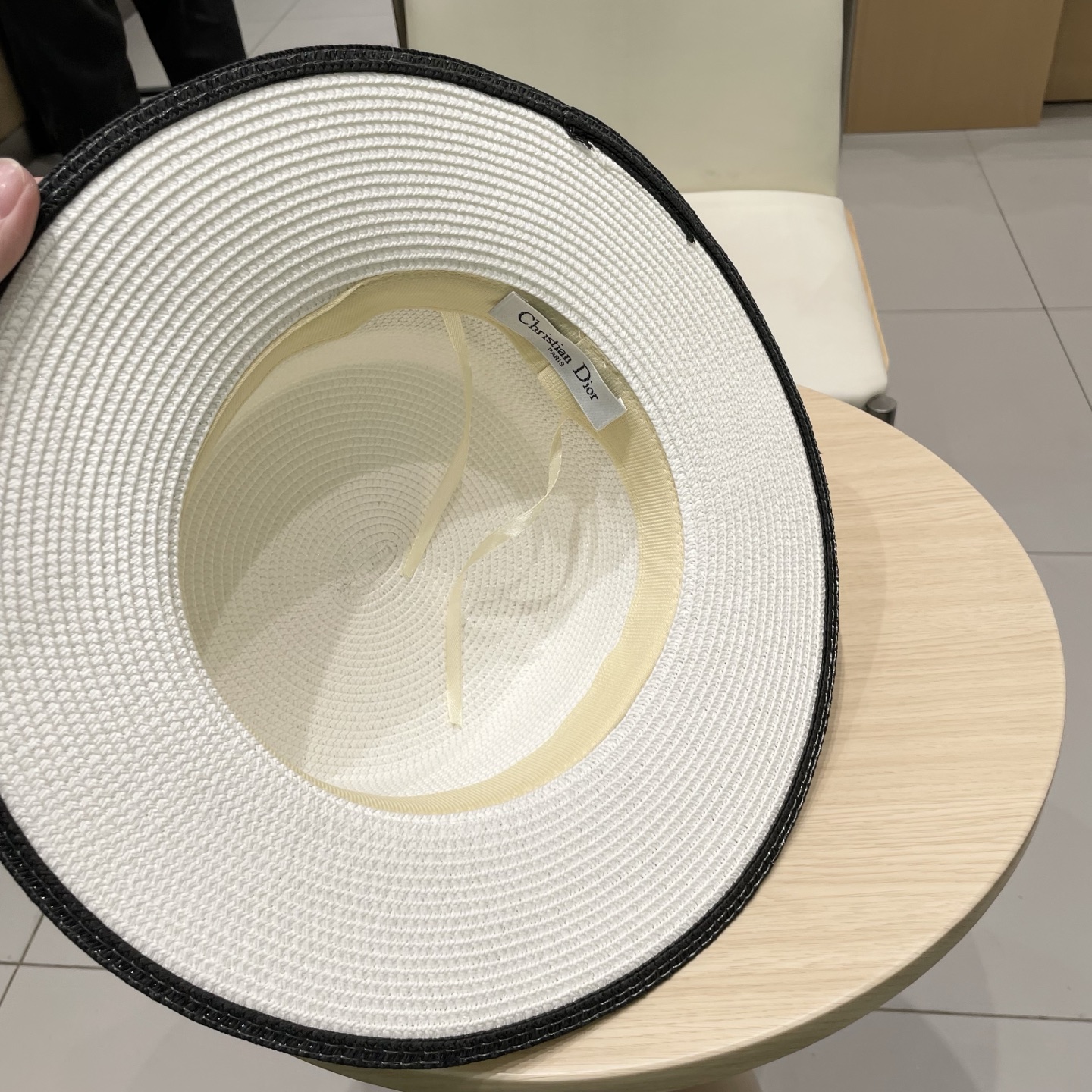 Dior迪奥新款平顶草帽，头围57cm 黑 白卡