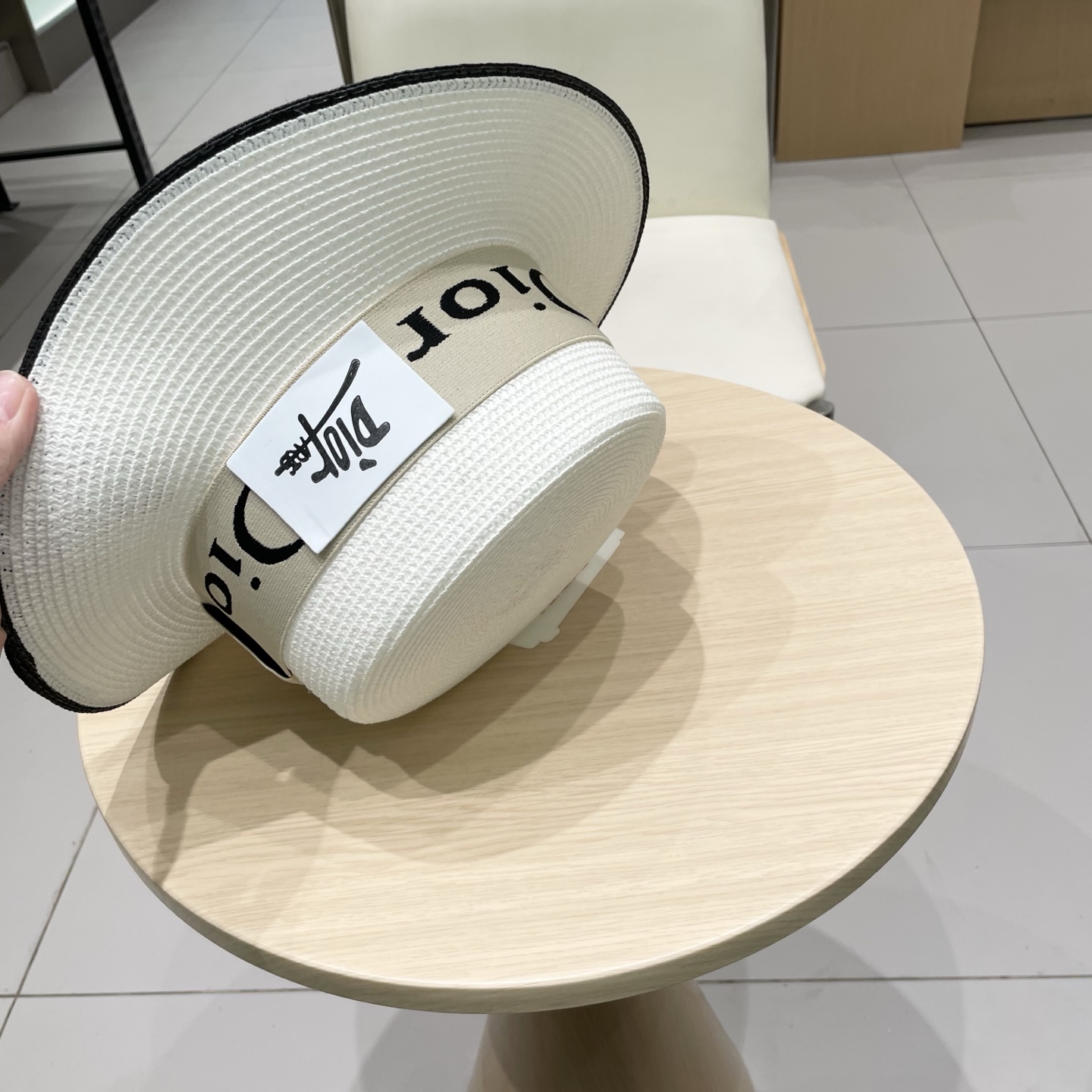 Dior迪奥新款平顶草帽，头围57cm 黑 白卡