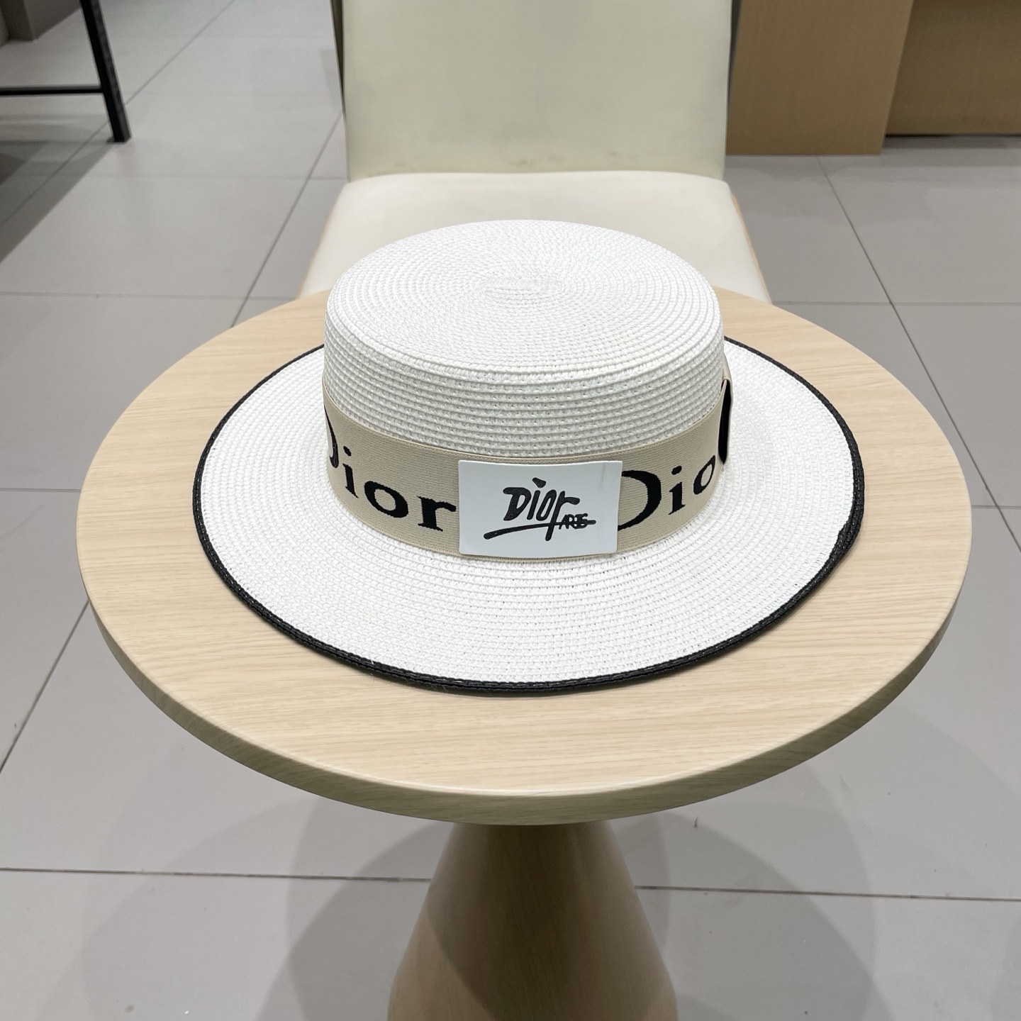 Dior迪奥新款平顶草帽，头围57cm 黑 白卡