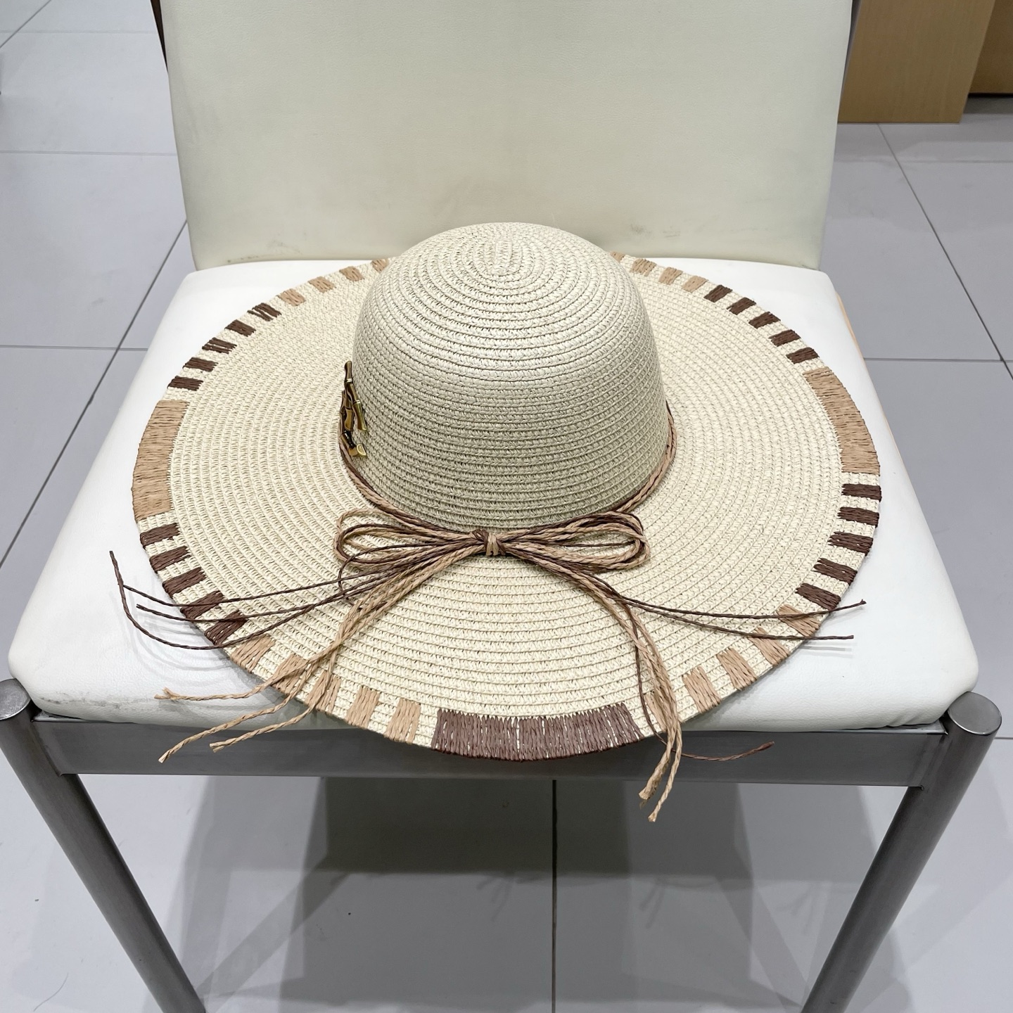  Chanel香奈儿大帽檐遮阳草帽春夏海边度假女士太阳帽时尚遮脸蝴蝶结防晒帽批发