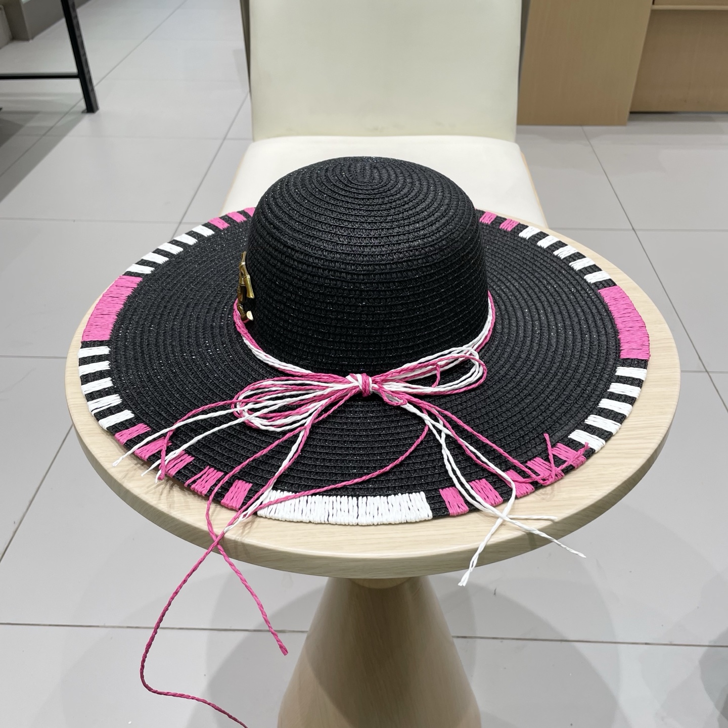  Chanel香奈儿大帽檐遮阳草帽春夏海边度假女士太阳帽时尚遮脸蝴蝶结防晒帽批发